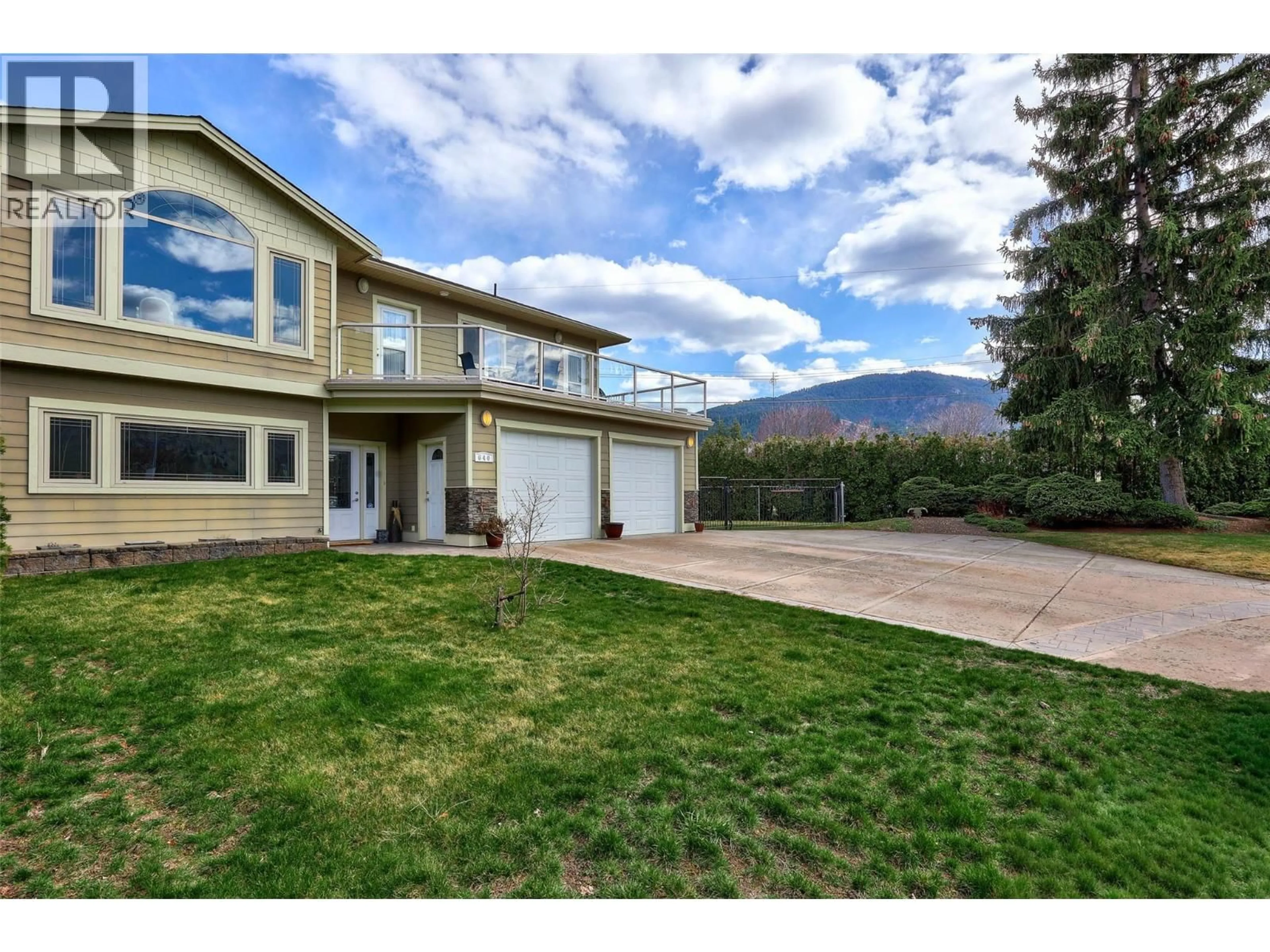 A pic from outside/outdoor area/front of a property/back of a property/a pic from drone, mountain view for 640 HYSOP PLACE, Chase British Columbia V0E1M0