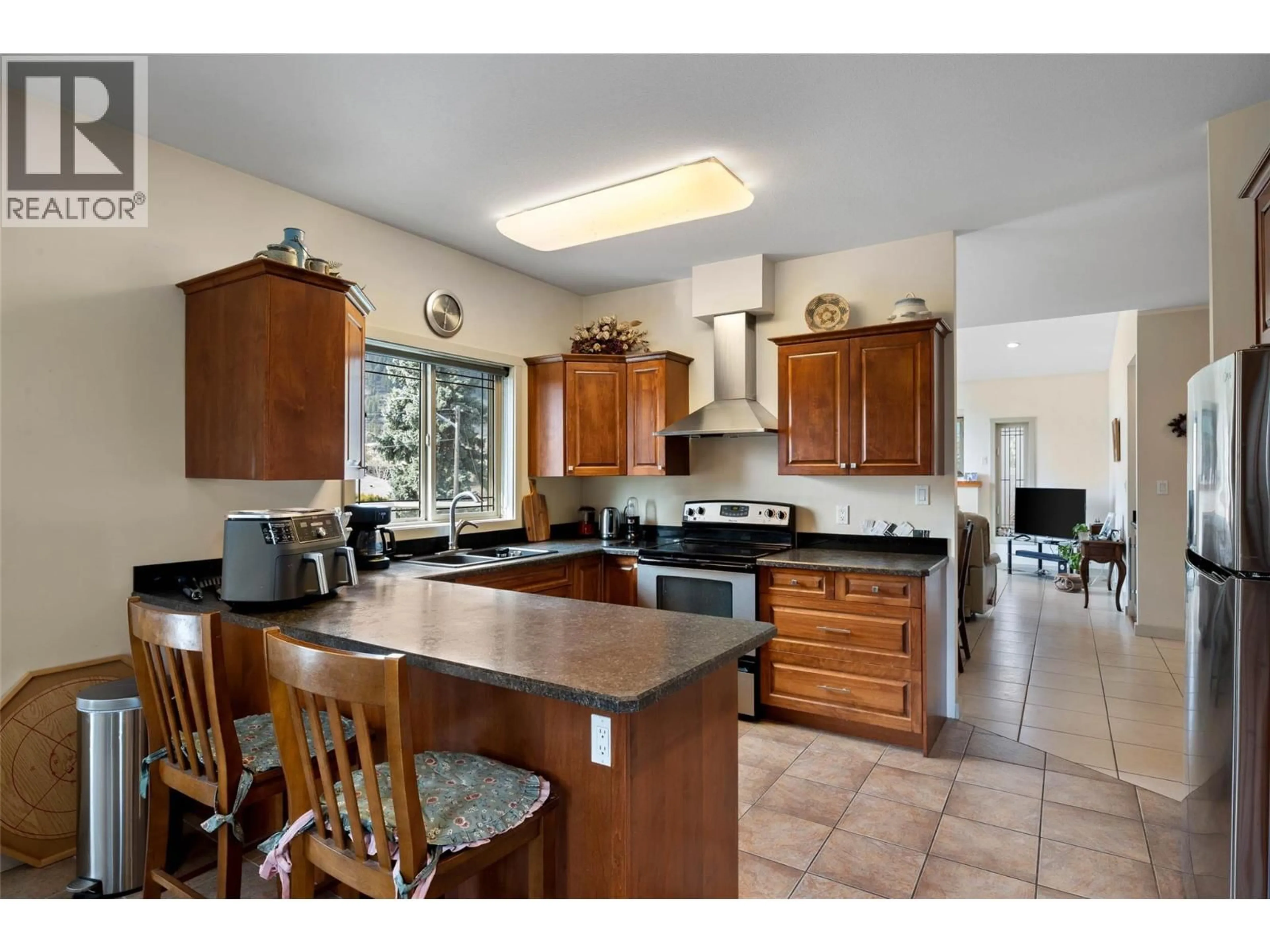 Open concept kitchen, ceramic/tile floor for 640 HYSOP PLACE, Chase British Columbia V0E1M0