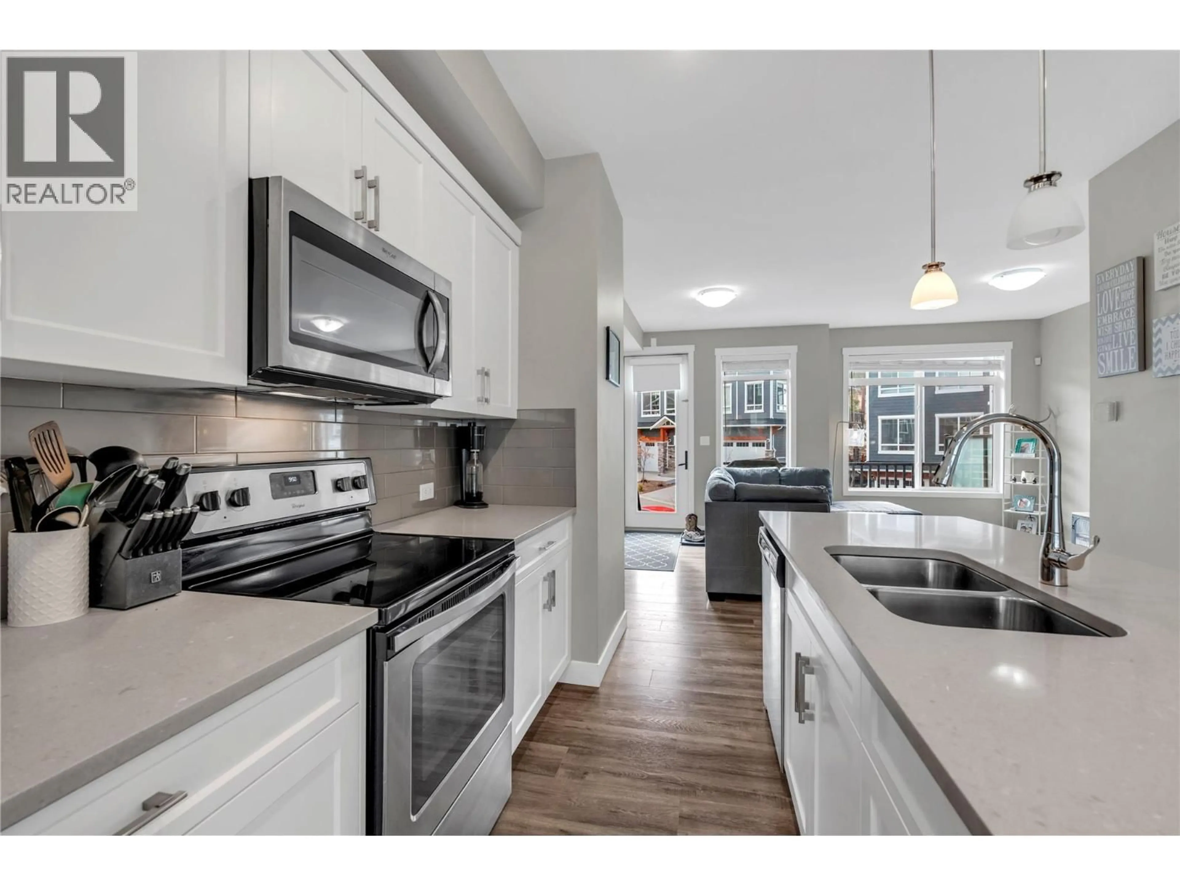 Open concept kitchen, unknown for 126 - 1115 HOLDEN ROAD, Penticton British Columbia V2A0B7
