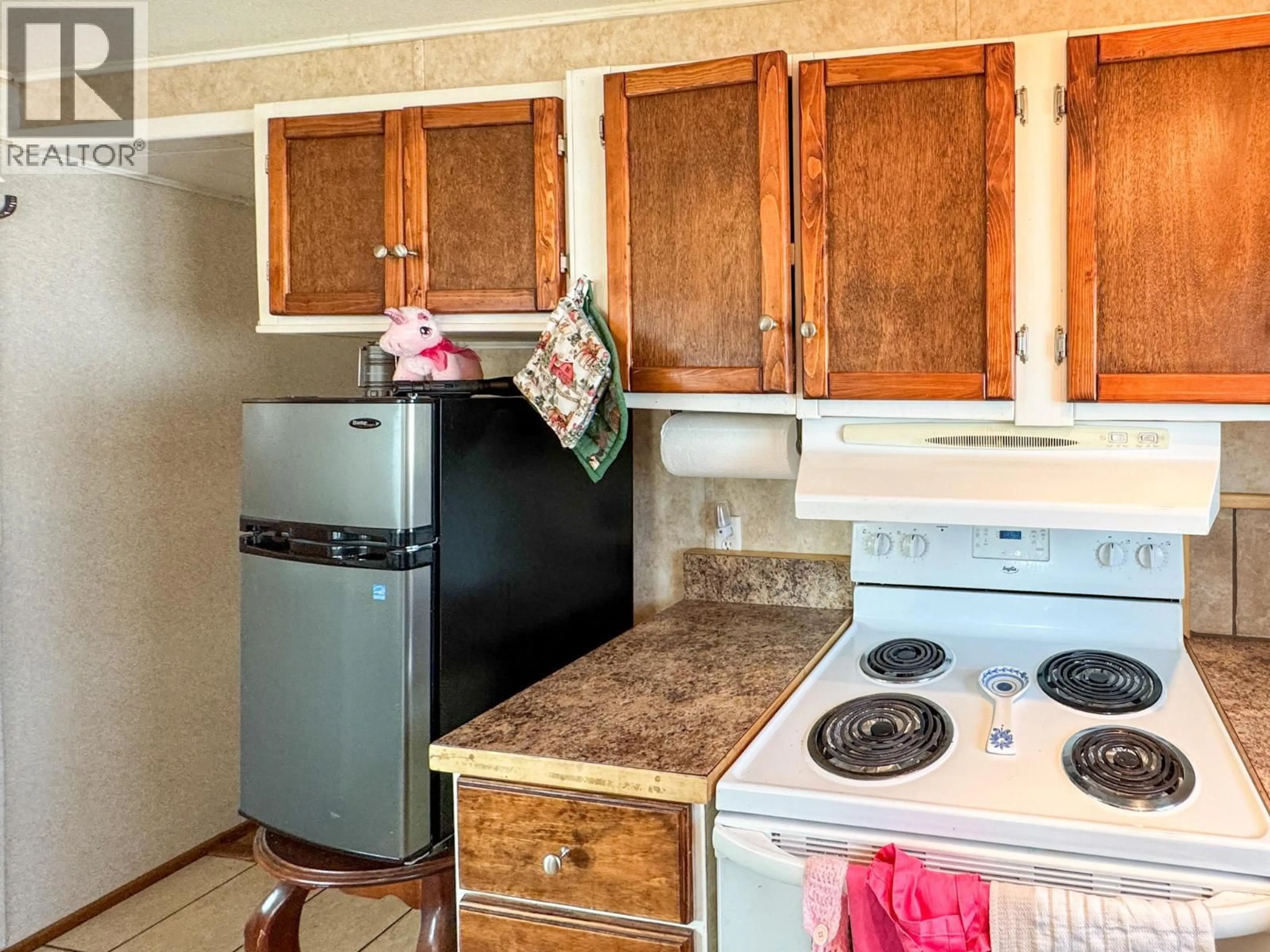 Standard kitchen, unknown for 4 - 7614 97TH STREET, Osoyoos British Columbia V0H1V5