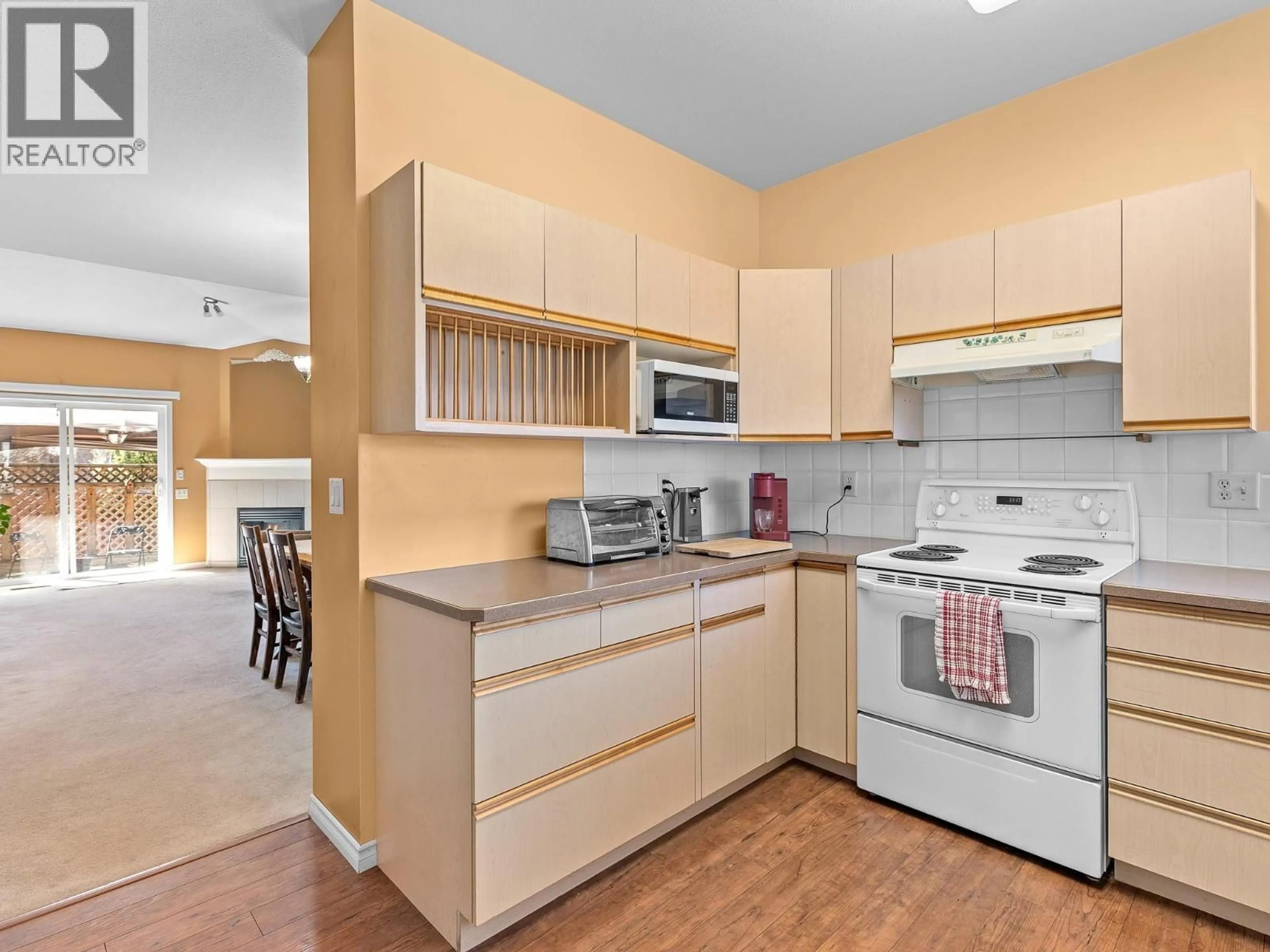 Standard kitchen, unknown for 104 - 11387 BOTTOM WOOD LAKE ROAD, Lake Country British Columbia V4V2L4