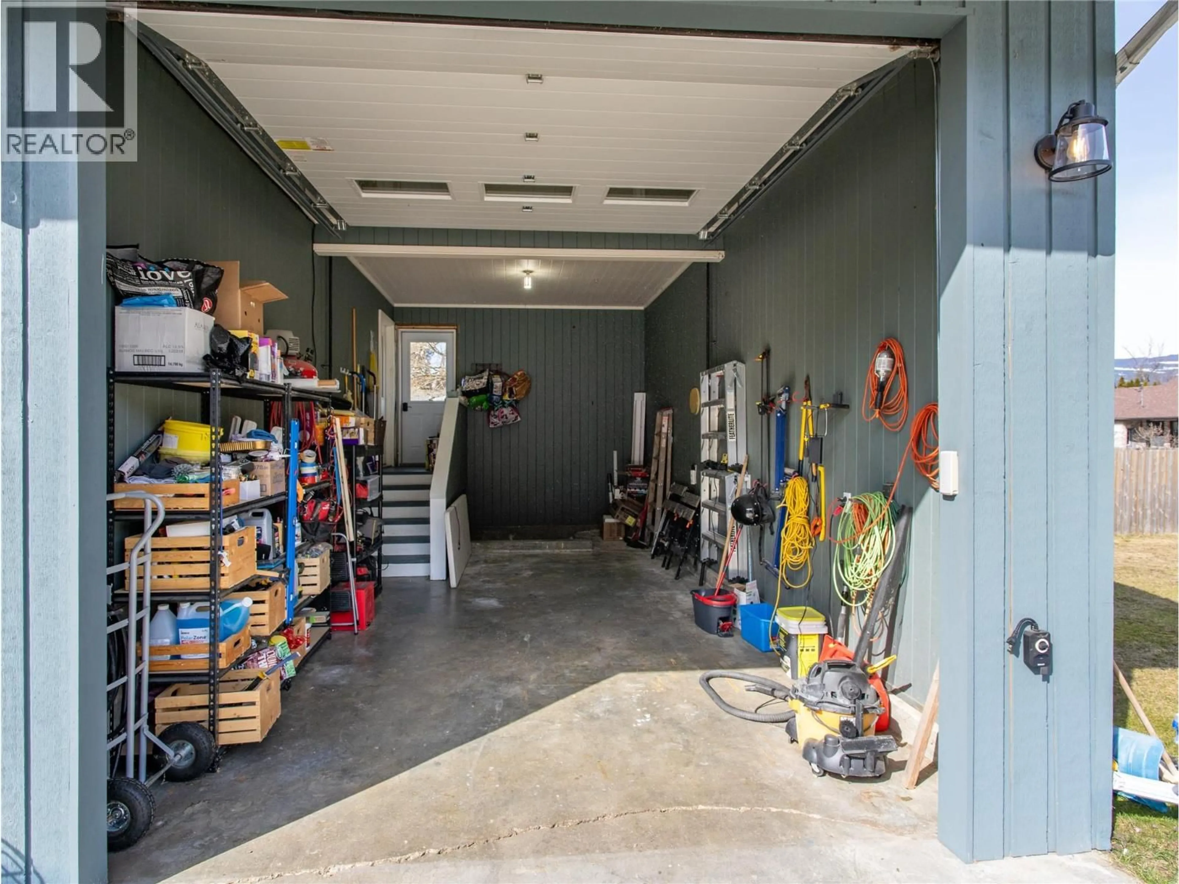 Indoor garage for 1669 HIOB ROAD, Revelstoke British Columbia V0e2s0