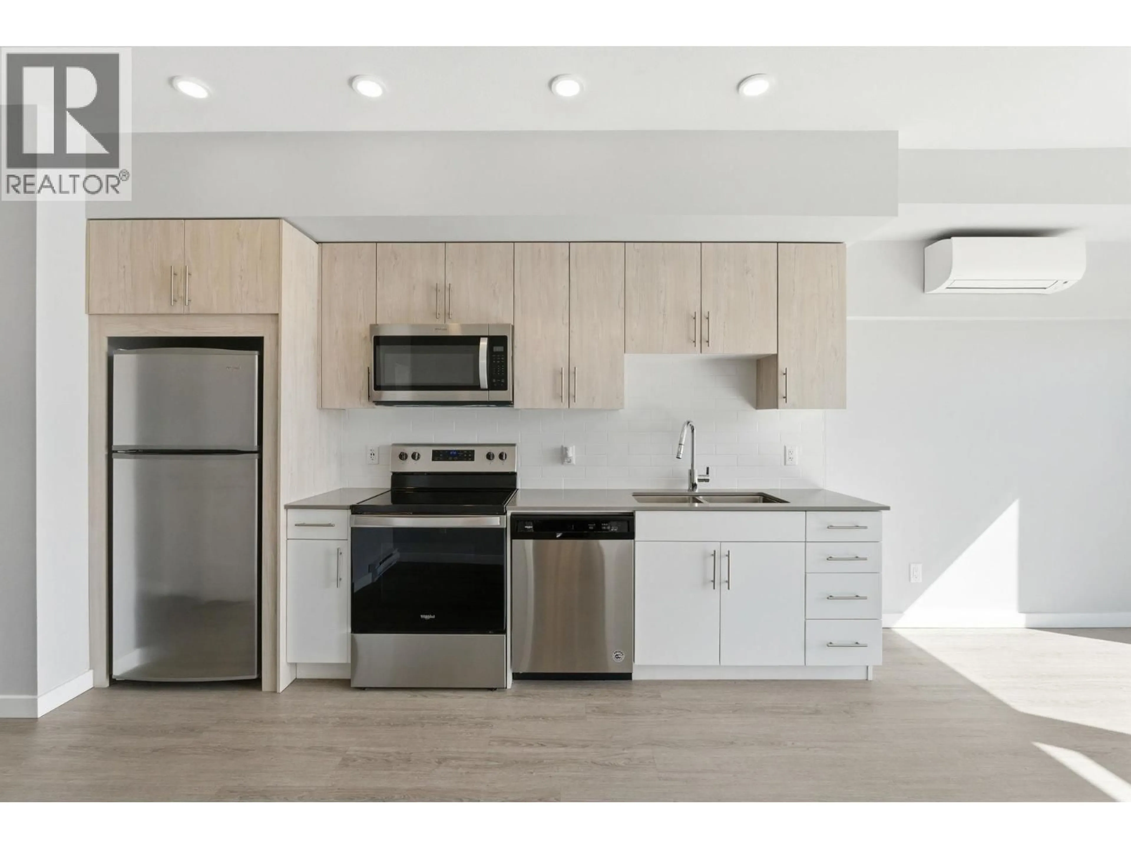 Standard kitchen, unknown for 71 - 685 BOYNTON PLACE, Kelowna British Columbia V1V2Y2