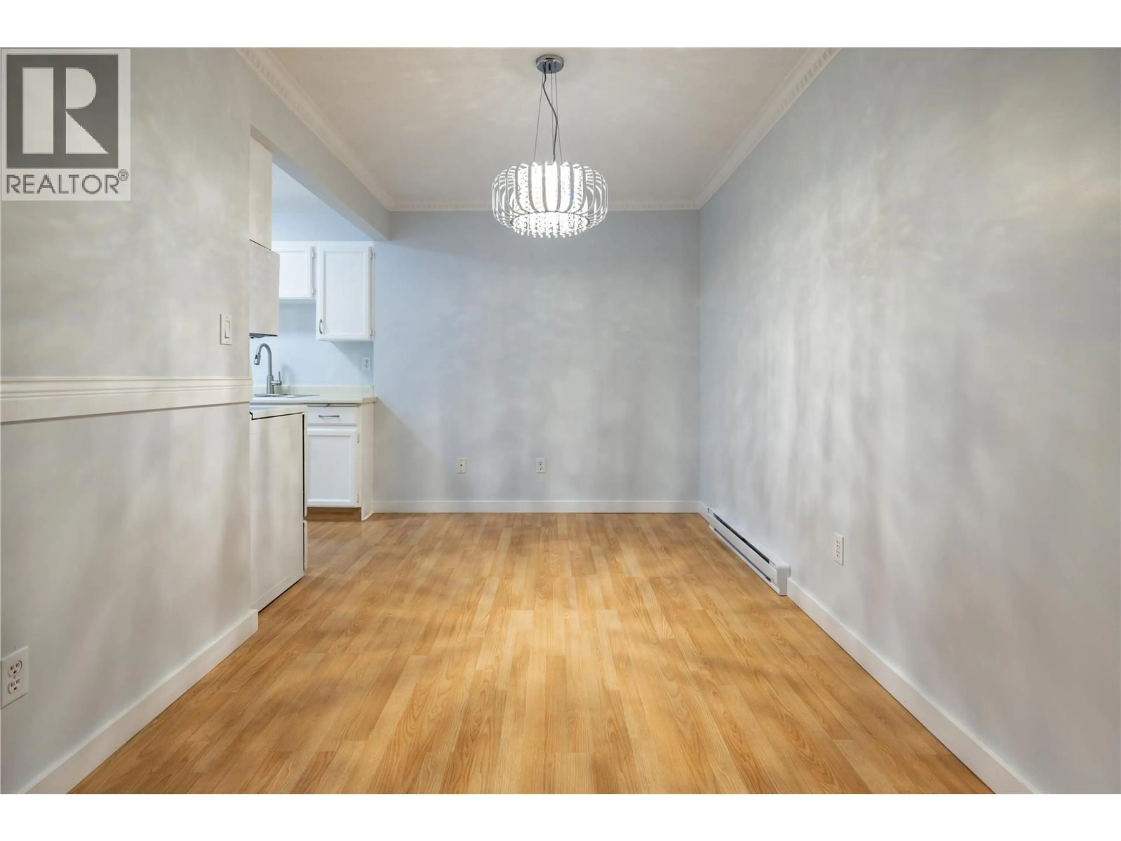 A pic of a room for 305 - 575 SUTHERLAND AVENUE, Kelowna British Columbia V1Y8Y1