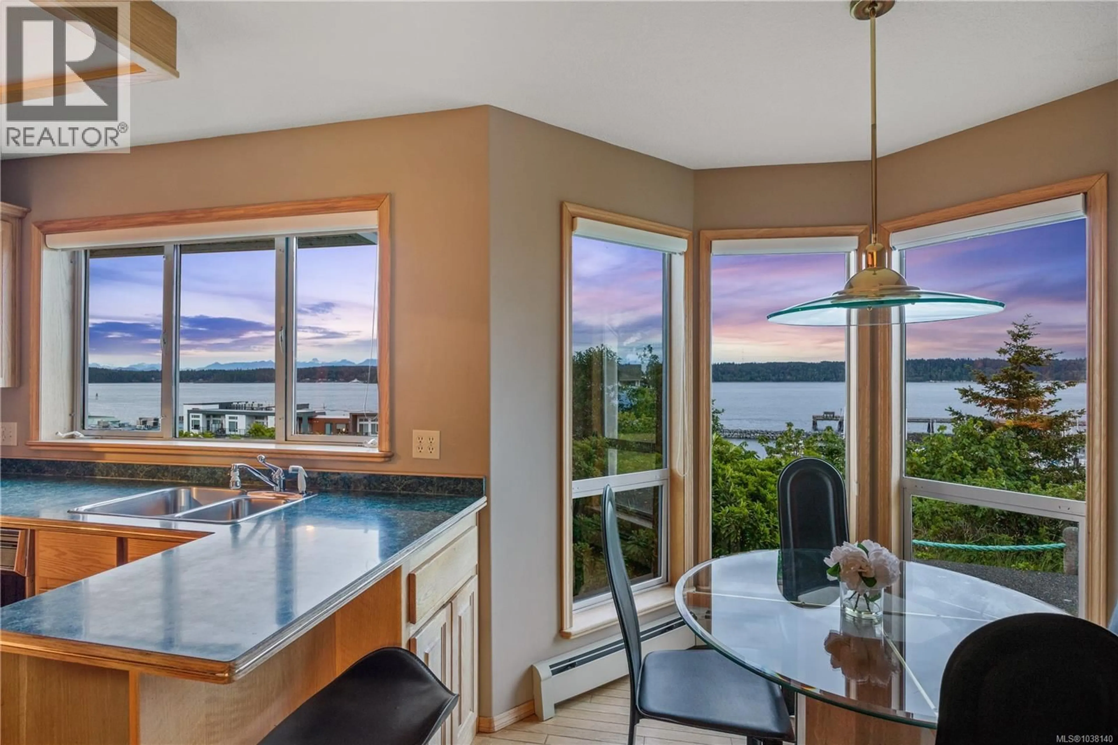 Open concept kitchen, unknown for 725 THULIN STREET, Campbell River British Columbia V9W2L4