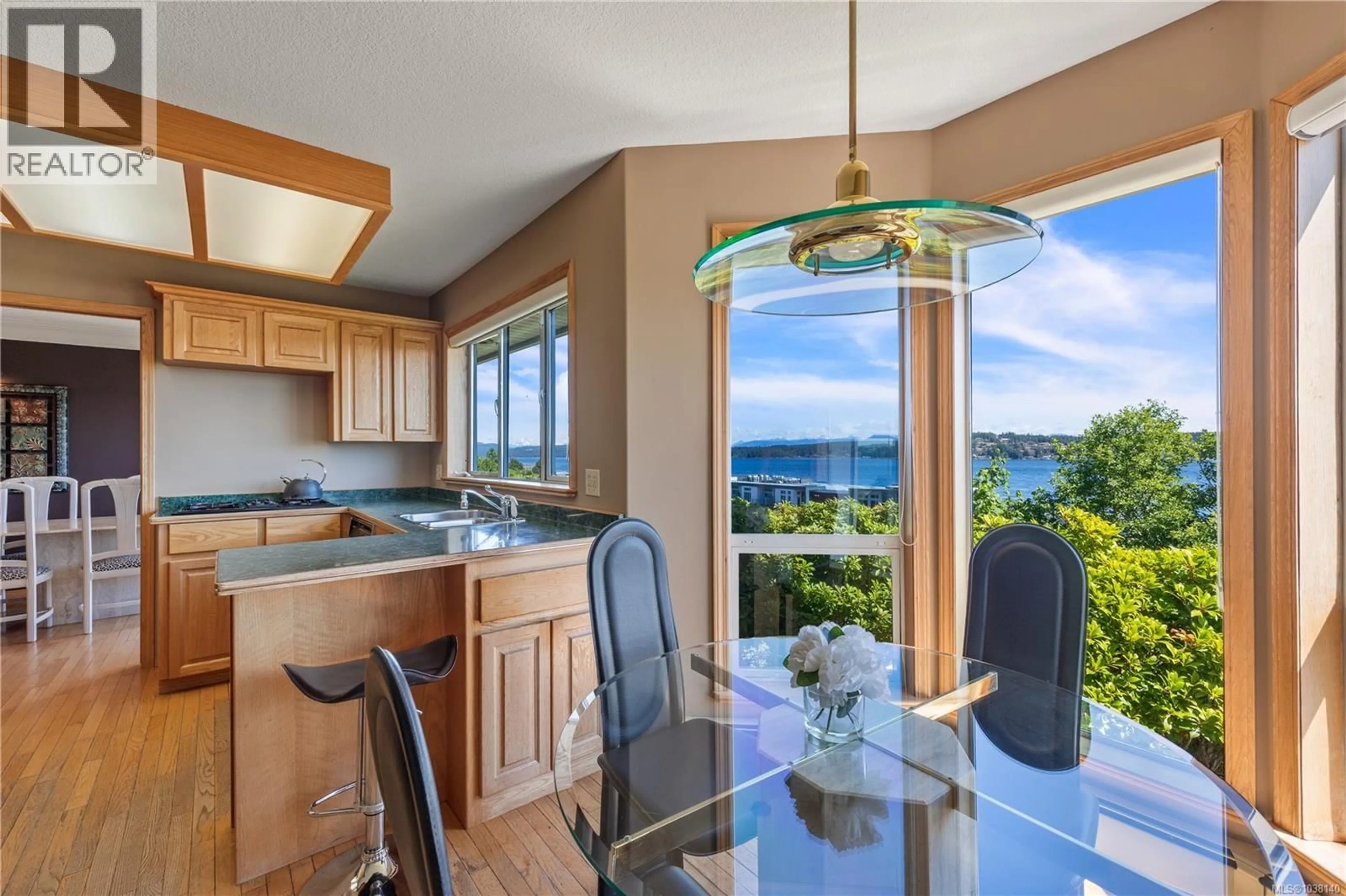 Open concept kitchen, unknown for 725 THULIN STREET, Campbell River British Columbia V9W2L4