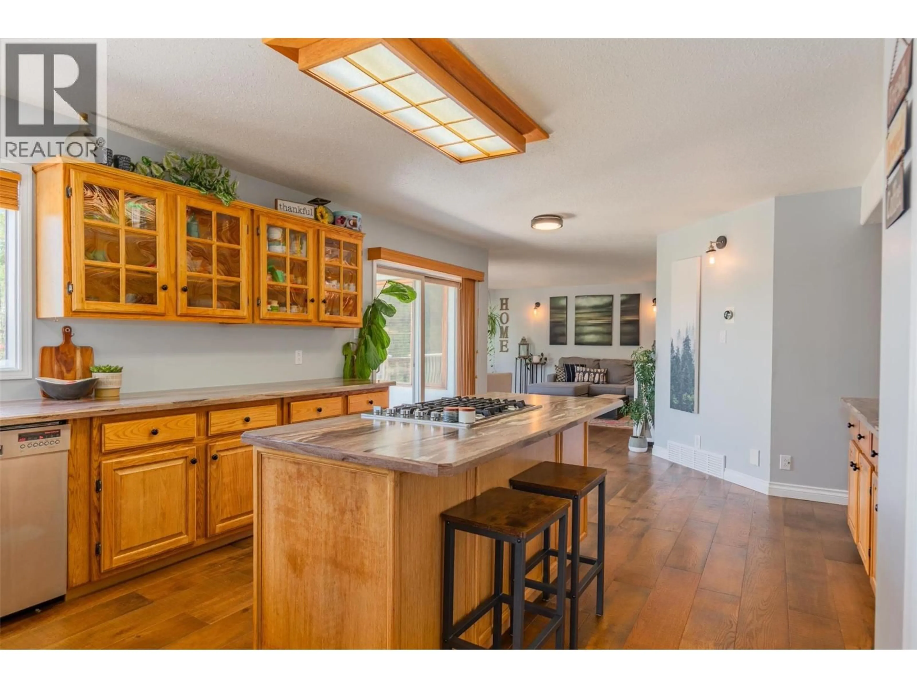 Open concept kitchen, unknown for 507 15TH AVENUE, Genelle British Columbia V0G1G0