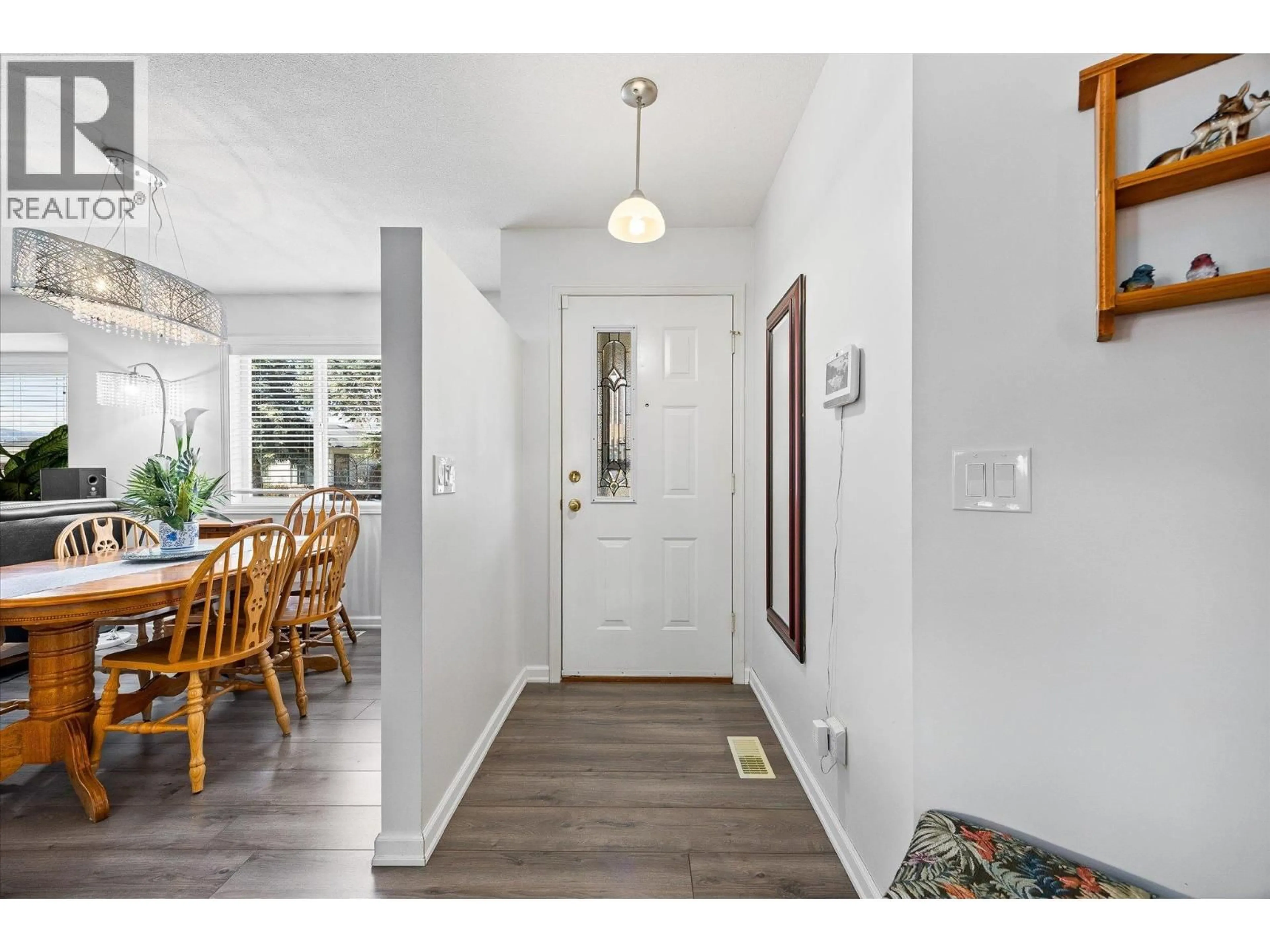 Indoor entryway for 493 - 1255 RAYMER AVENUE, Kelowna British Columbia V1W3S3