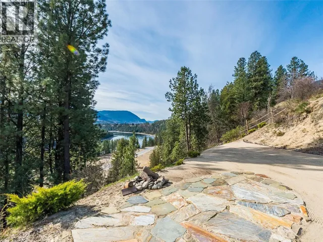 3835 5TH AVENUE, Castlegar 4