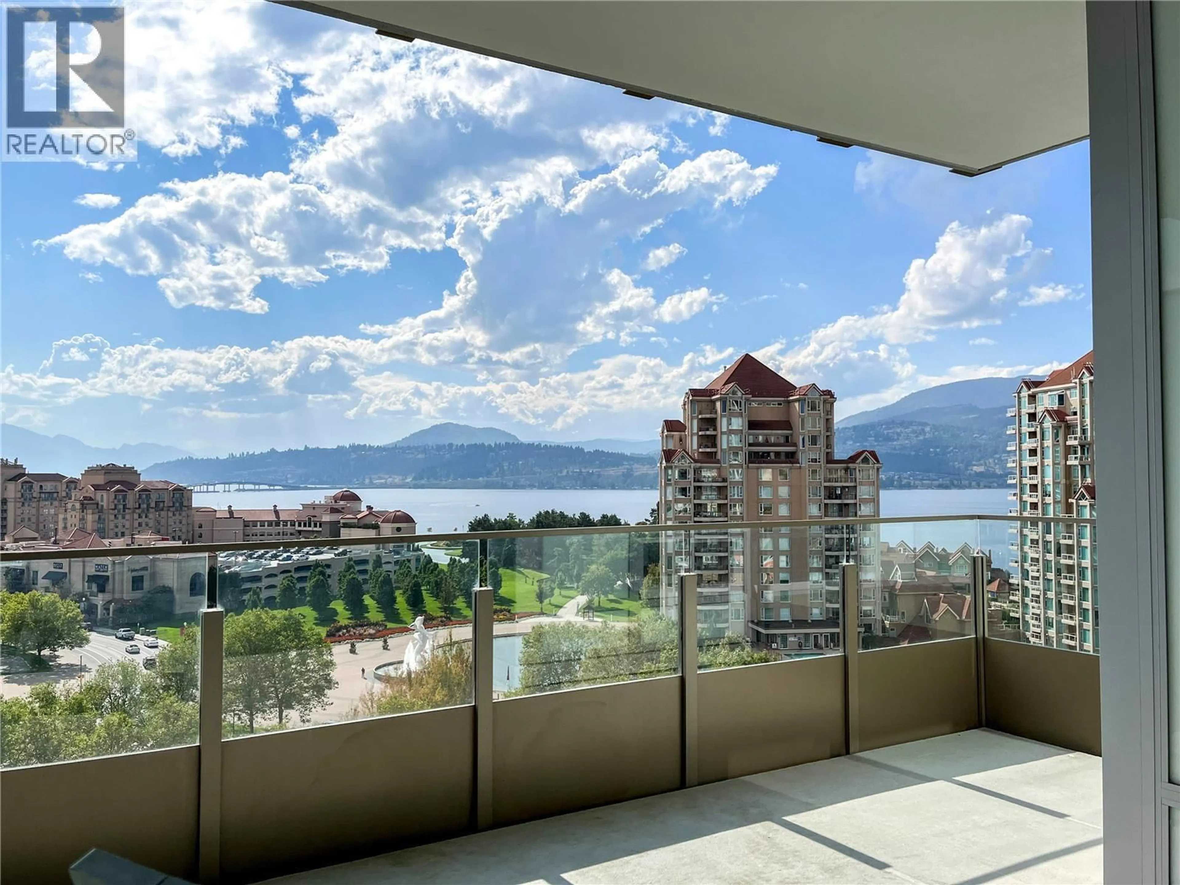 Balcony in the apartment, water/lake/river/ocean view for 1006 - 1181 SUNSET DRIVE, Kelowna British Columbia V1Y0L4