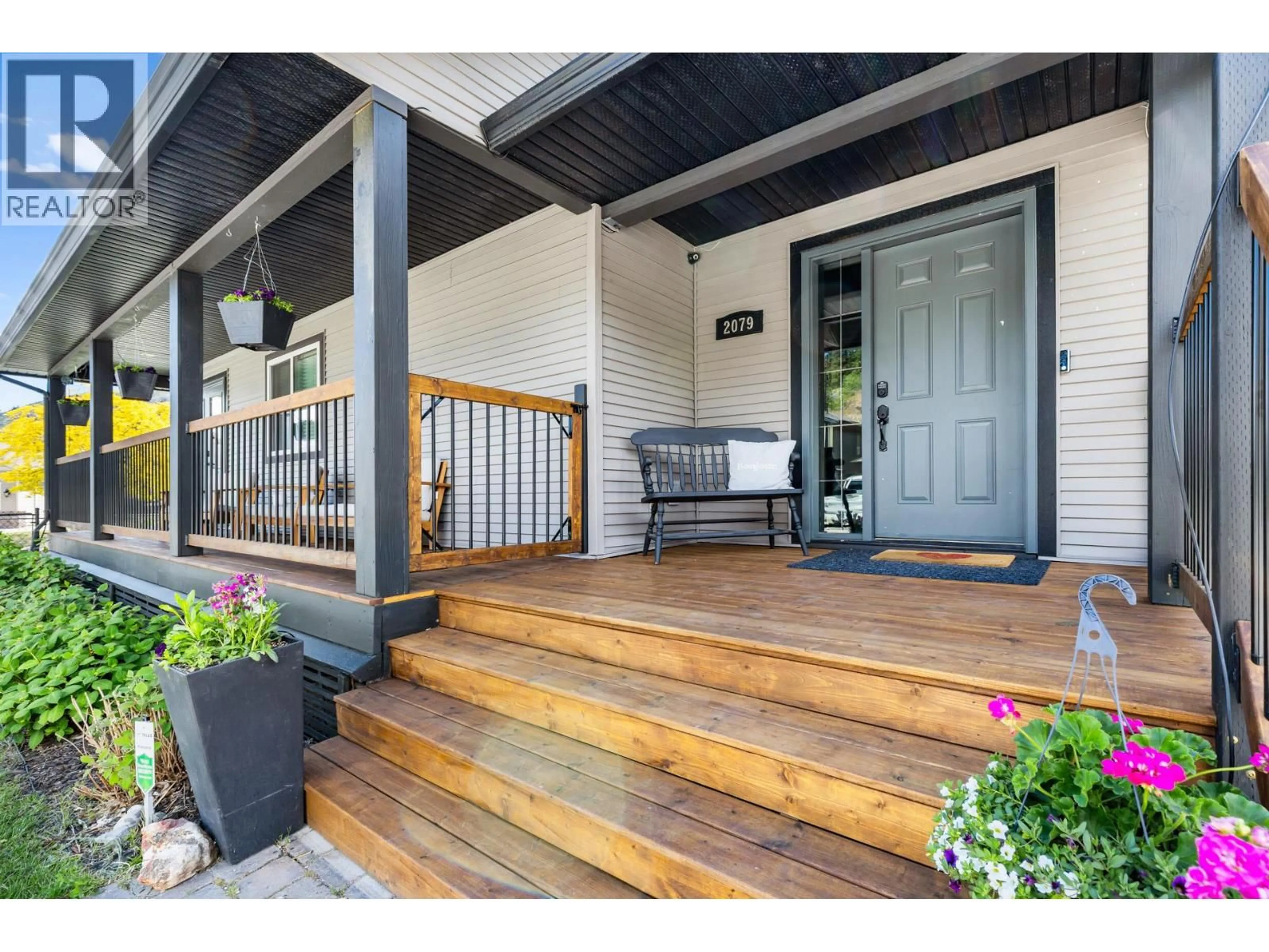 Indoor entryway for 2079 SHELBY CRESCENT, West Kelowna British Columbia V4T3B2