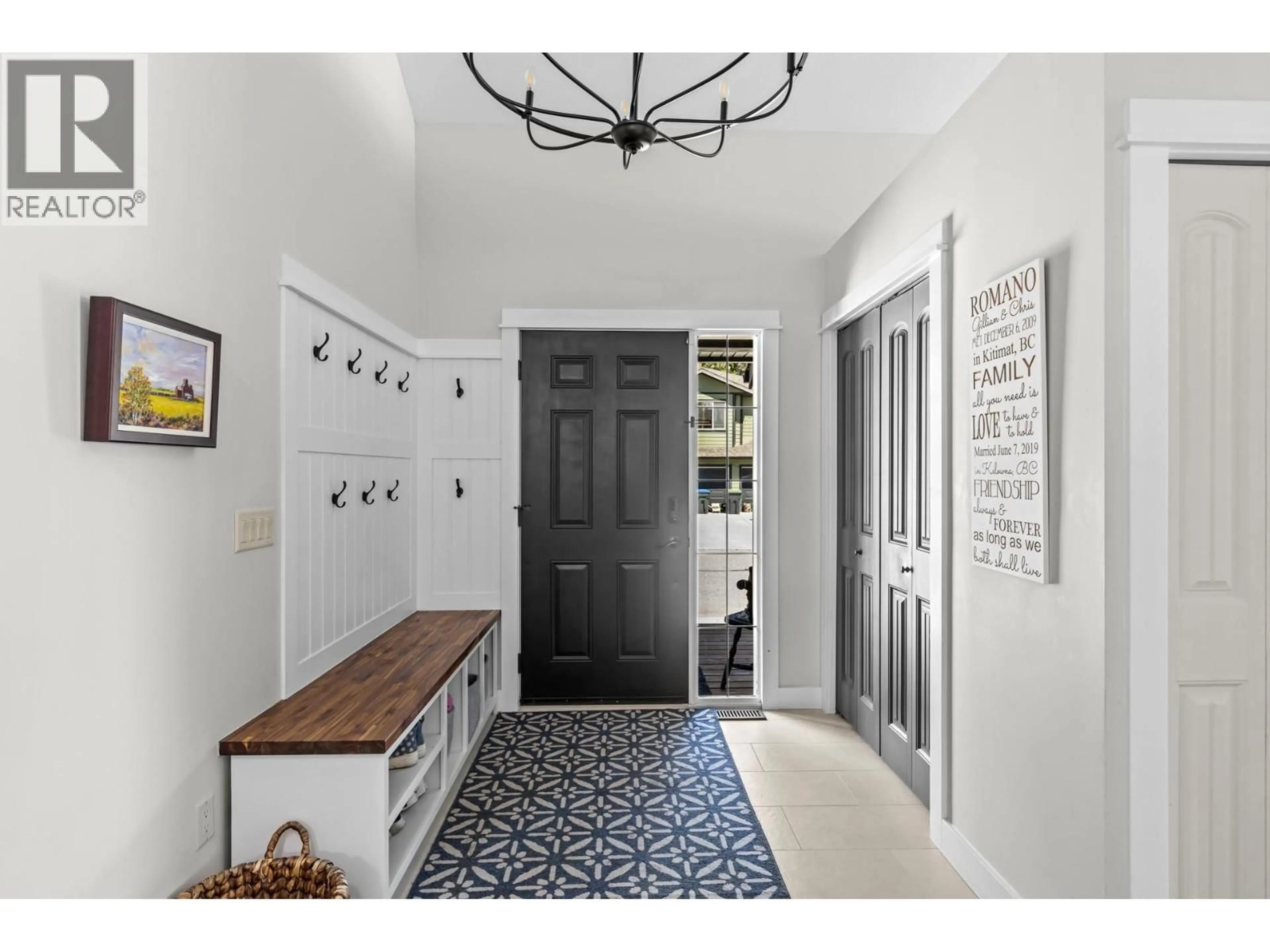 Indoor entryway for 2079 SHELBY CRESCENT, West Kelowna British Columbia V4T3B2