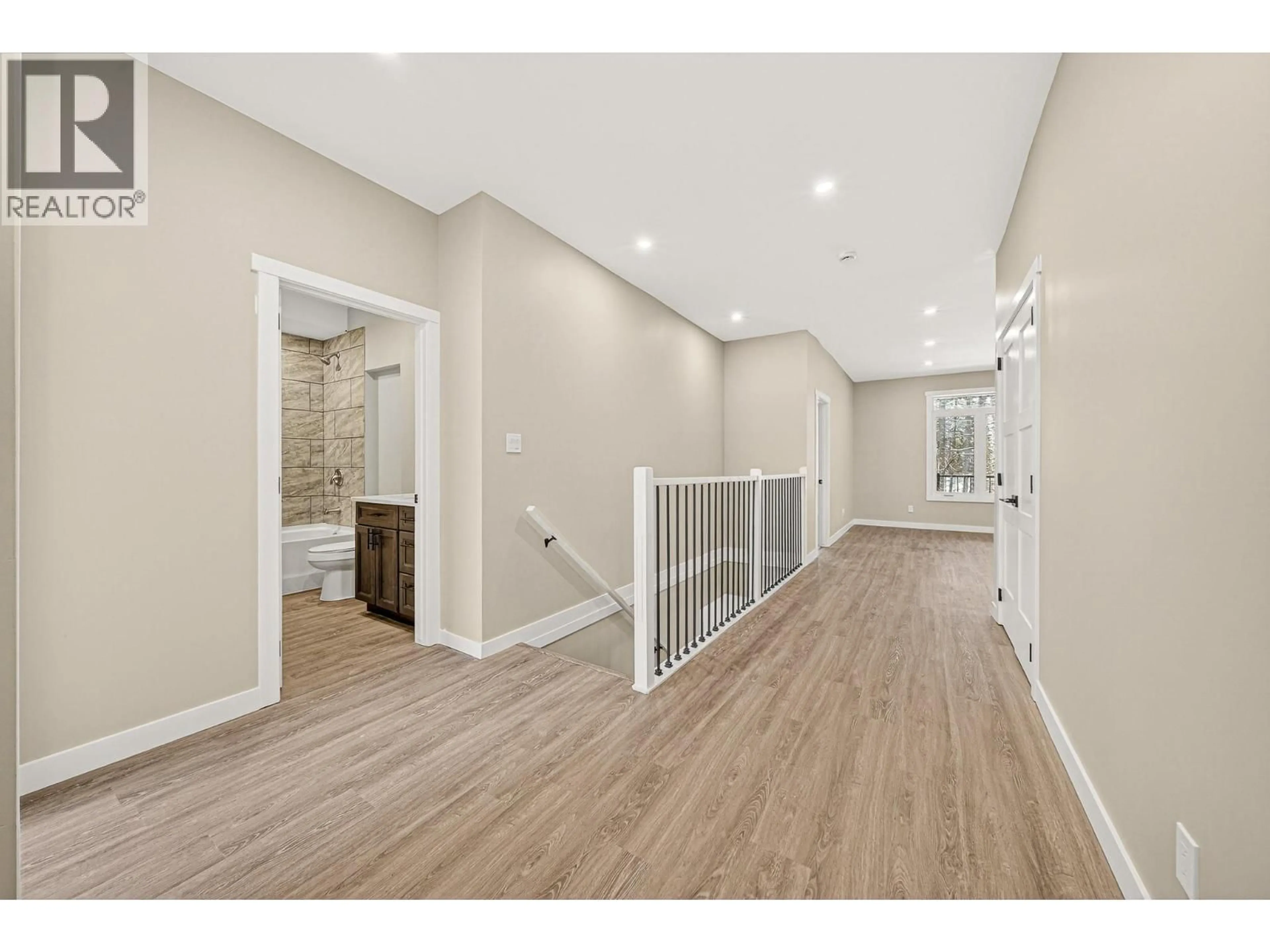 Indoor entryway for 2252 BLACK HAWK DRIVE, Sparwood British Columbia V0B2G2