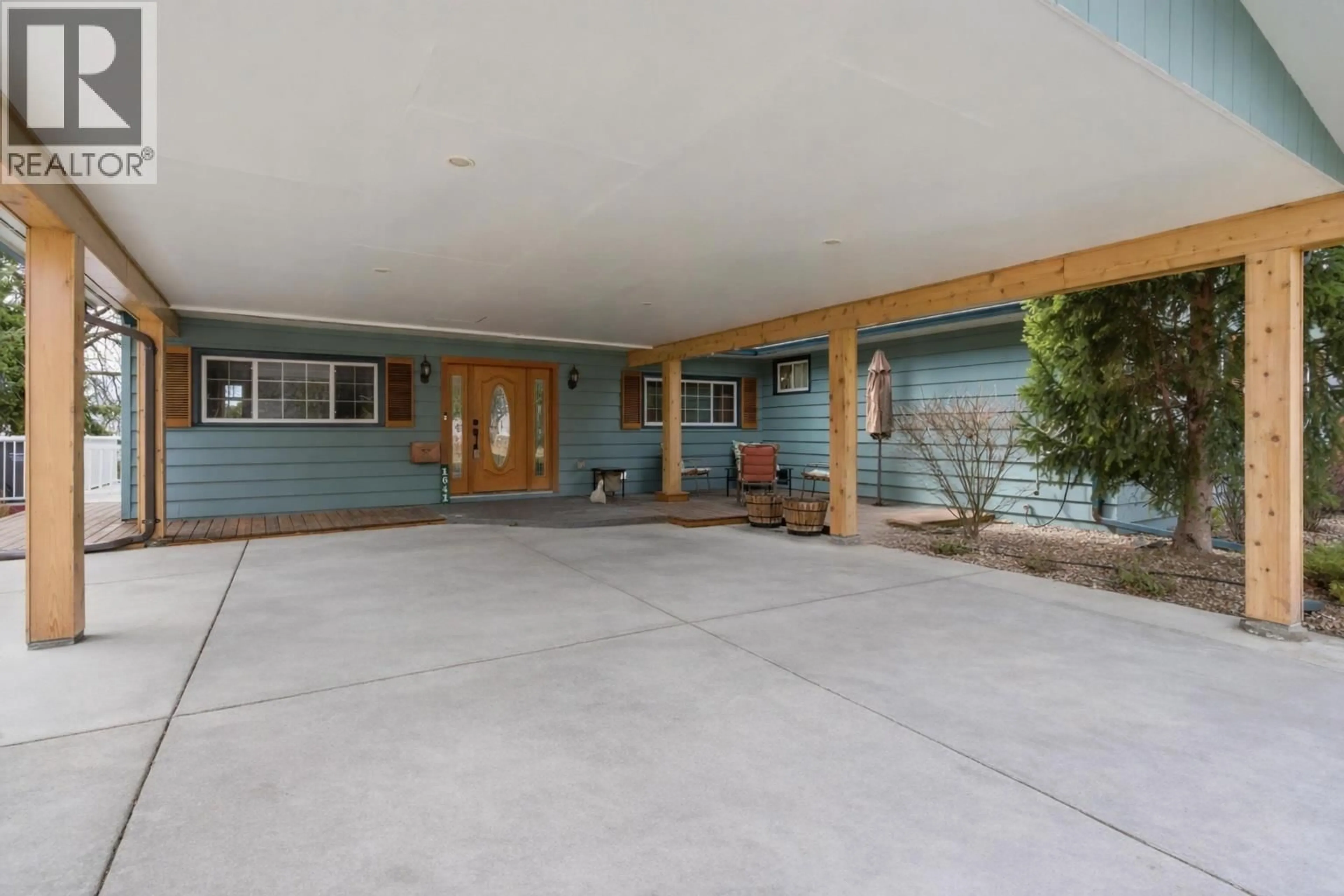 Indoor garage for 1641 MOUNTAIN AVENUE, Kelowna British Columbia V1Y7H7