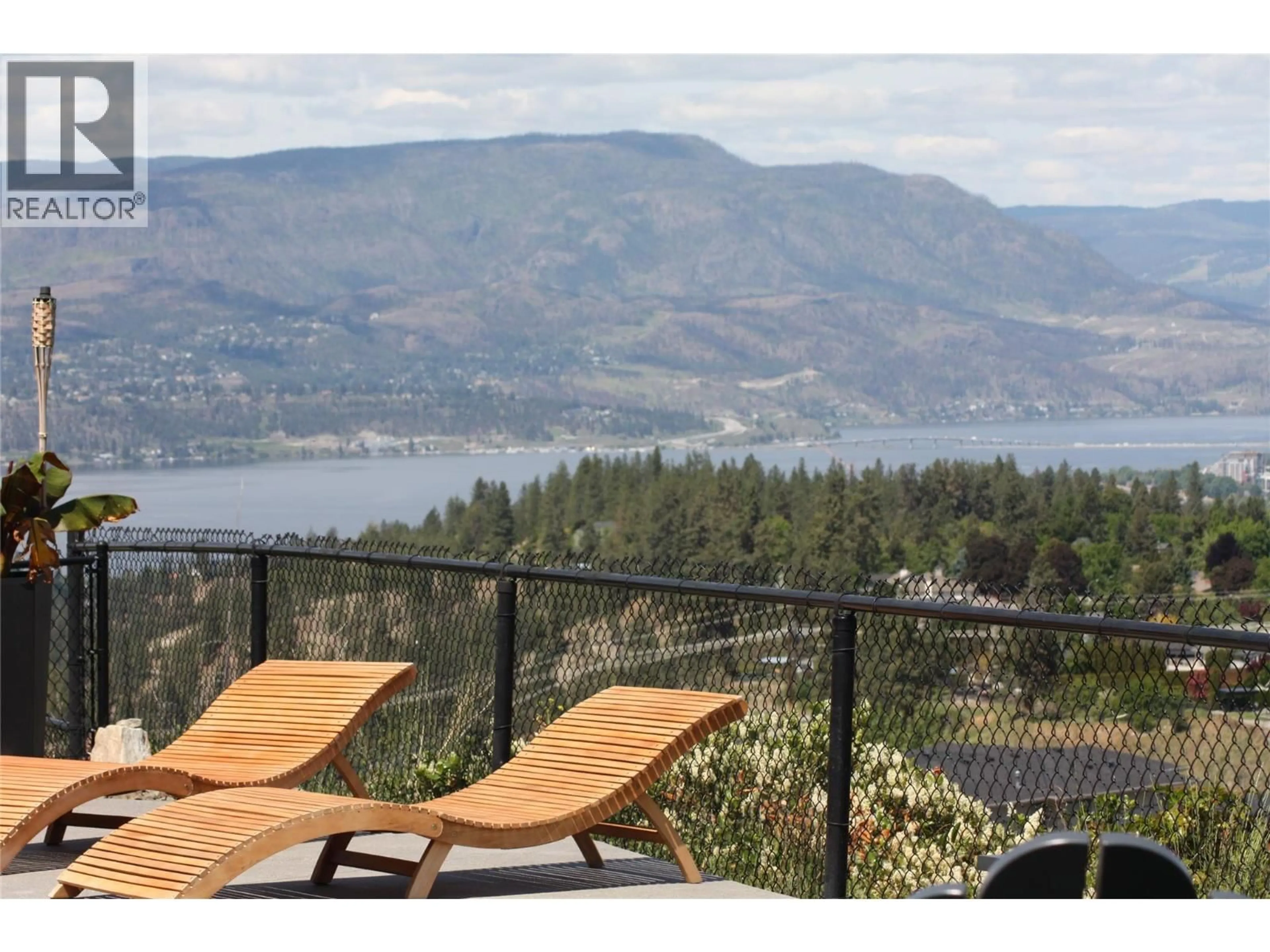 Balcony in the apartment, water/lake/river/ocean view for 1612 VINCENT PLACE, Kelowna British Columbia V1W5N9