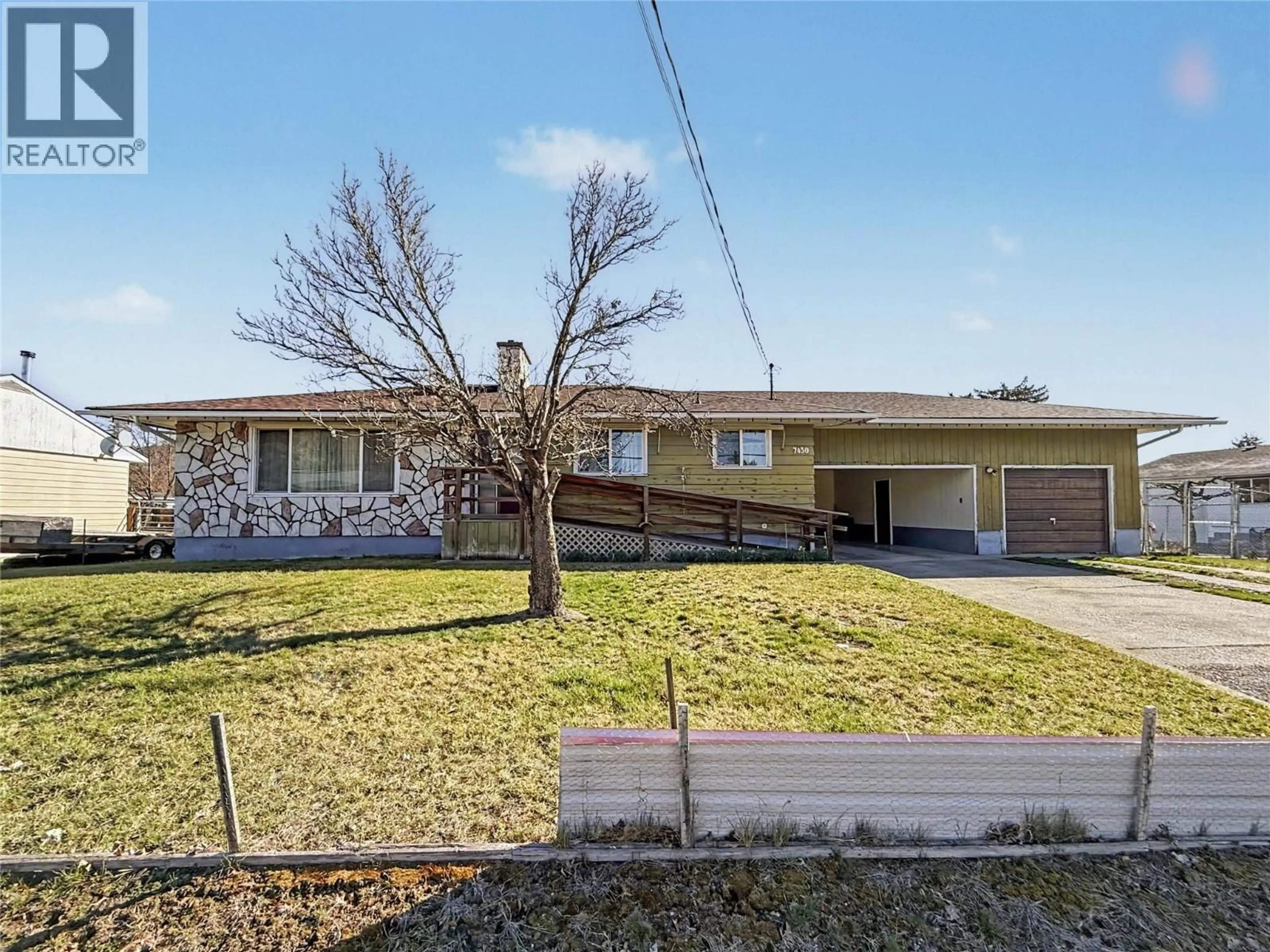 A pic from outside/outdoor area/front of a property/back of a property/a pic from drone, street for 7430 22ND STREET, Grand Forks British Columbia V0H1H0