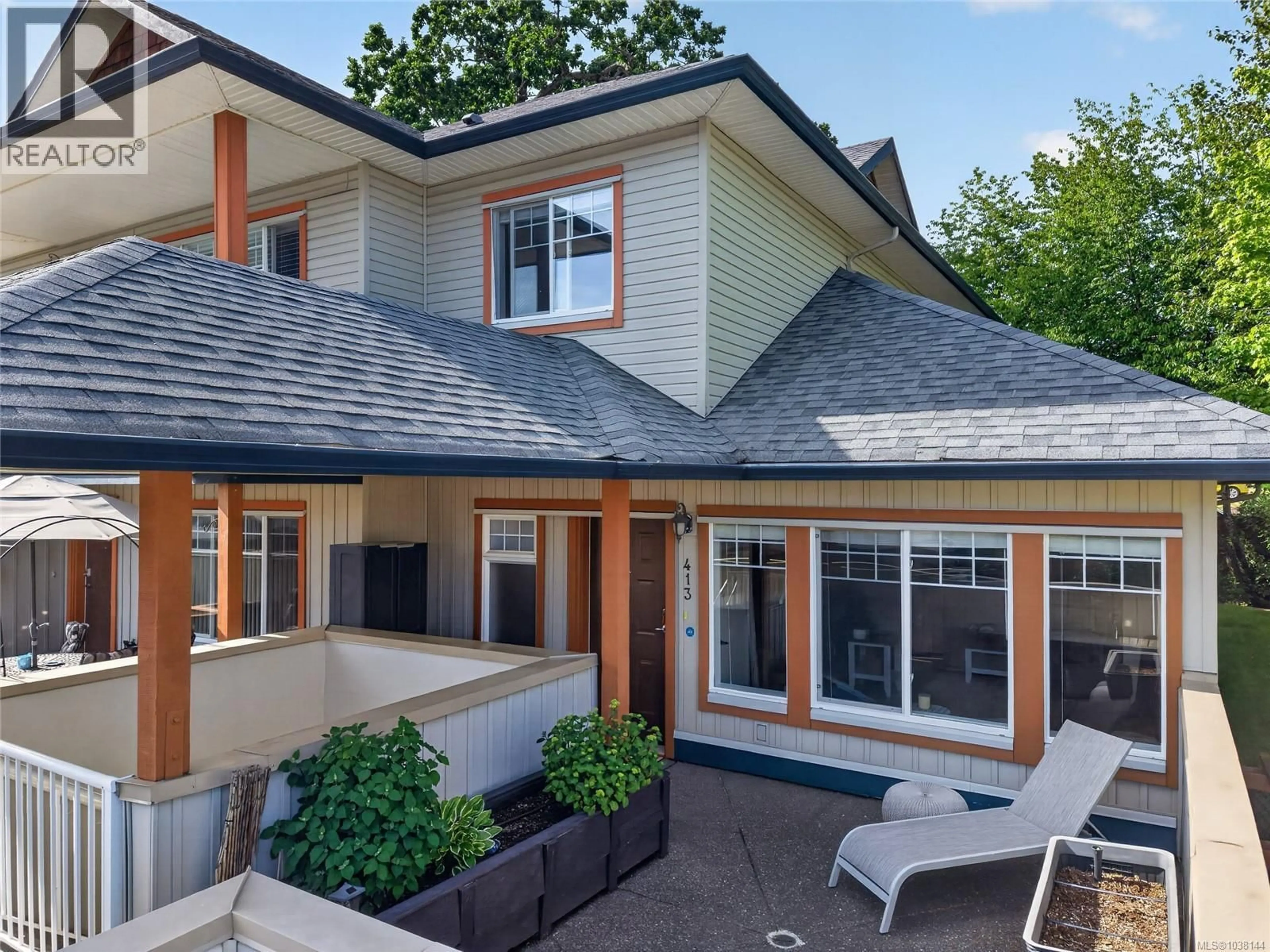 Home with vinyl exterior material, street for 413 - 930 BRAIDWOOD ROAD, Courtenay British Columbia V9N3R9