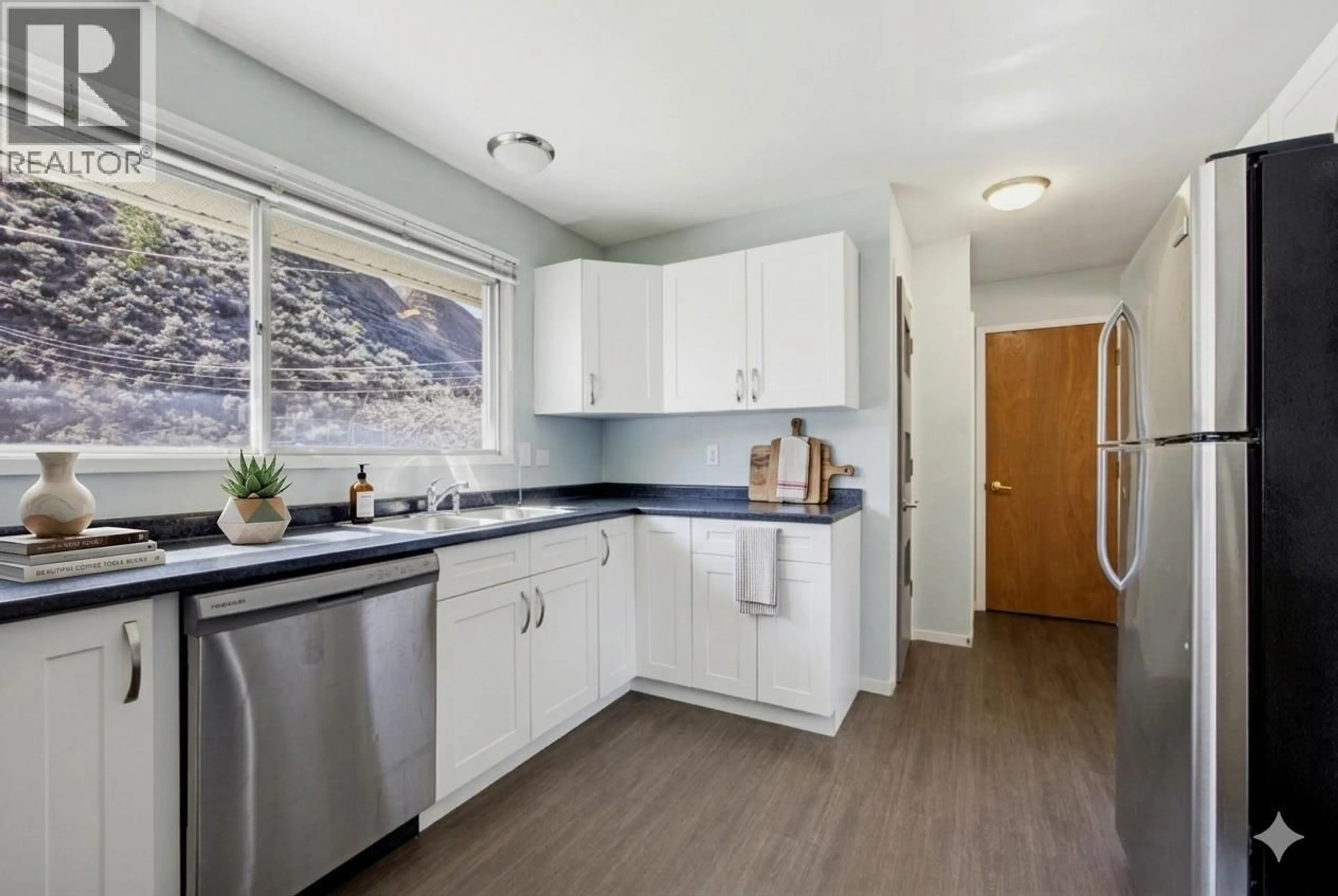 Standard kitchen, unknown for 2768 VALLEYVIEW DRIVE, Kamloops British Columbia V2C4E8