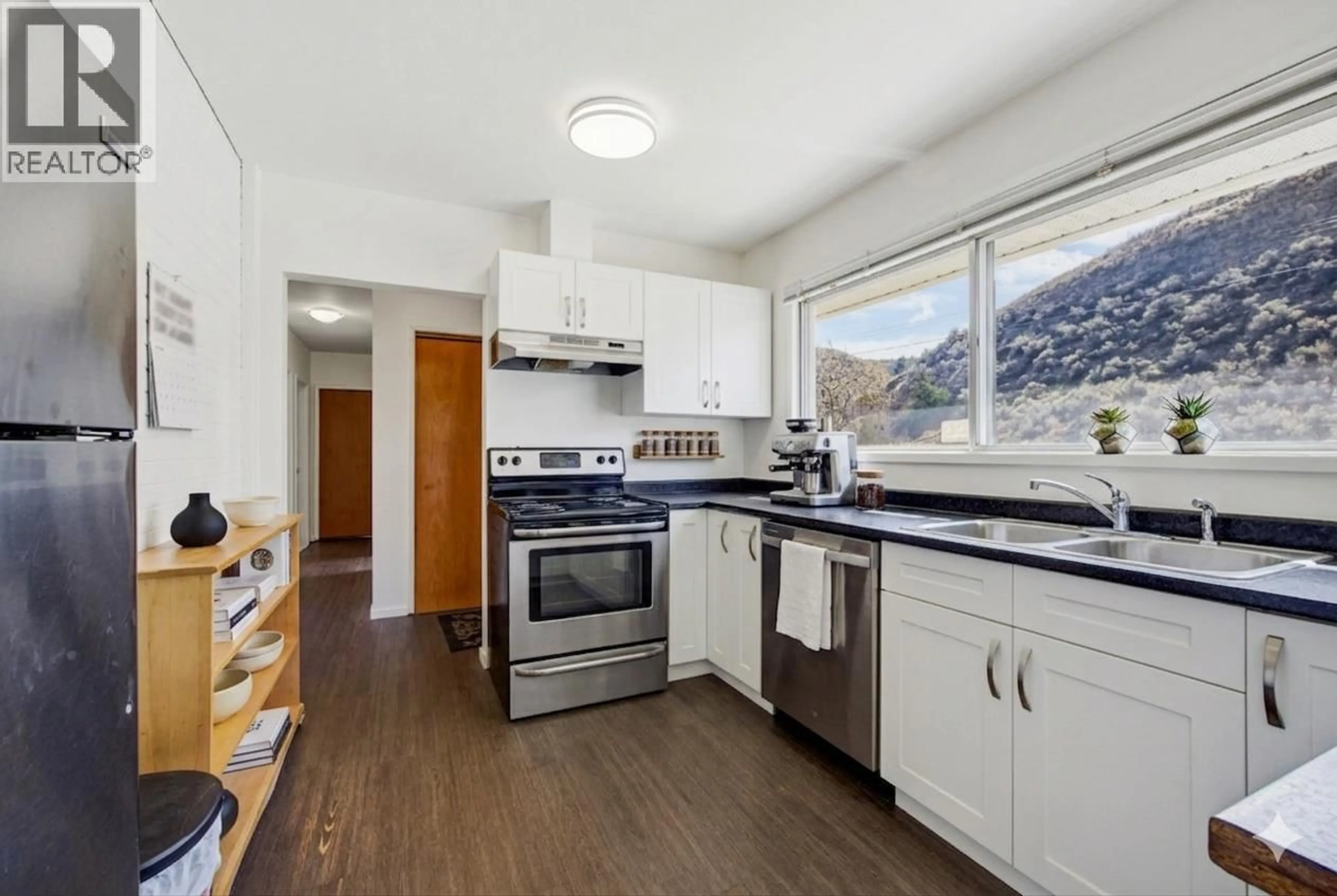 Standard kitchen, unknown for 2768 VALLEYVIEW DRIVE, Kamloops British Columbia V2C4E8