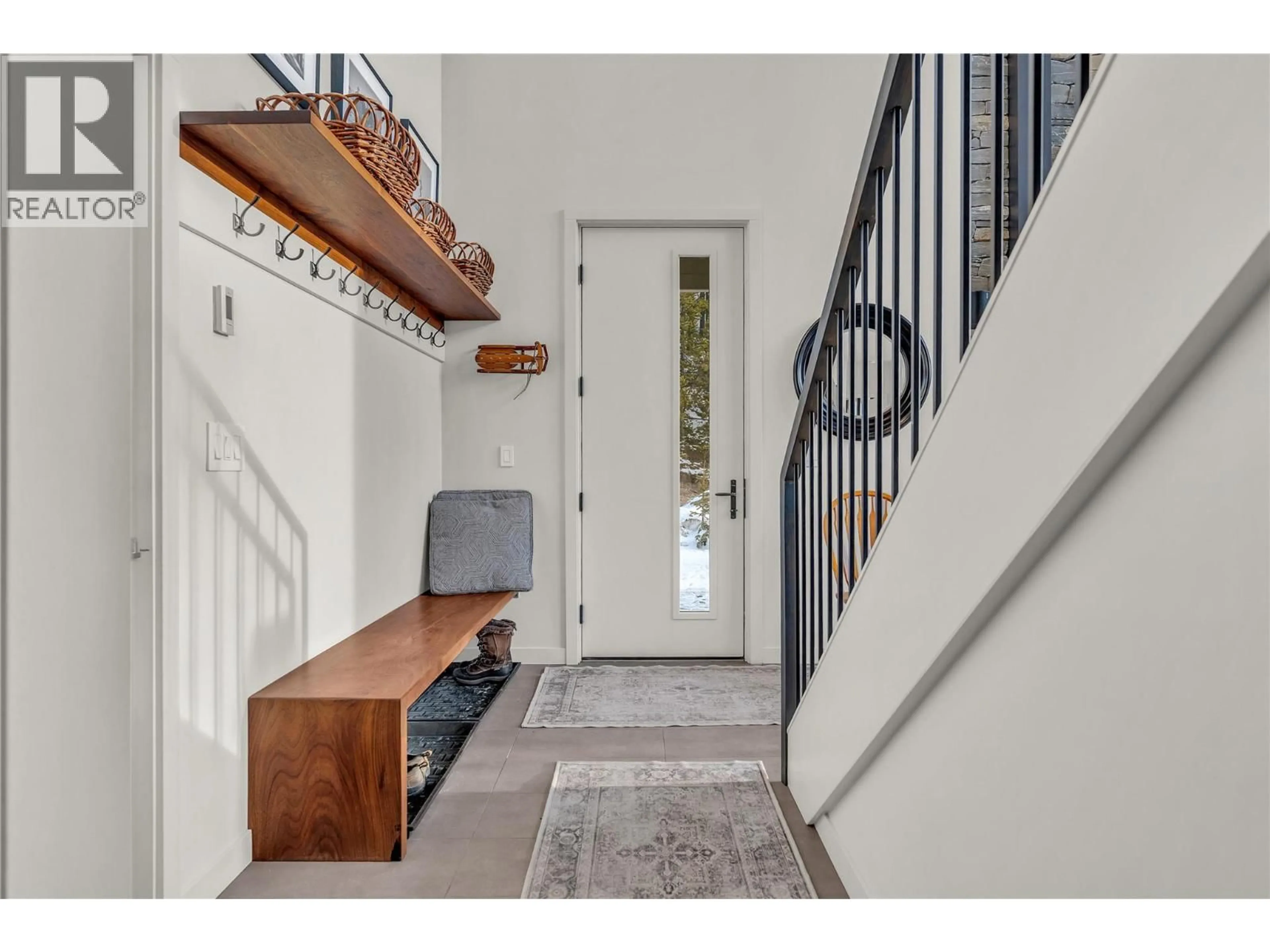 Indoor entryway for 1405 APEX MOUNTAIN ROAD, Apex Mountain British Columbia V2A8L8