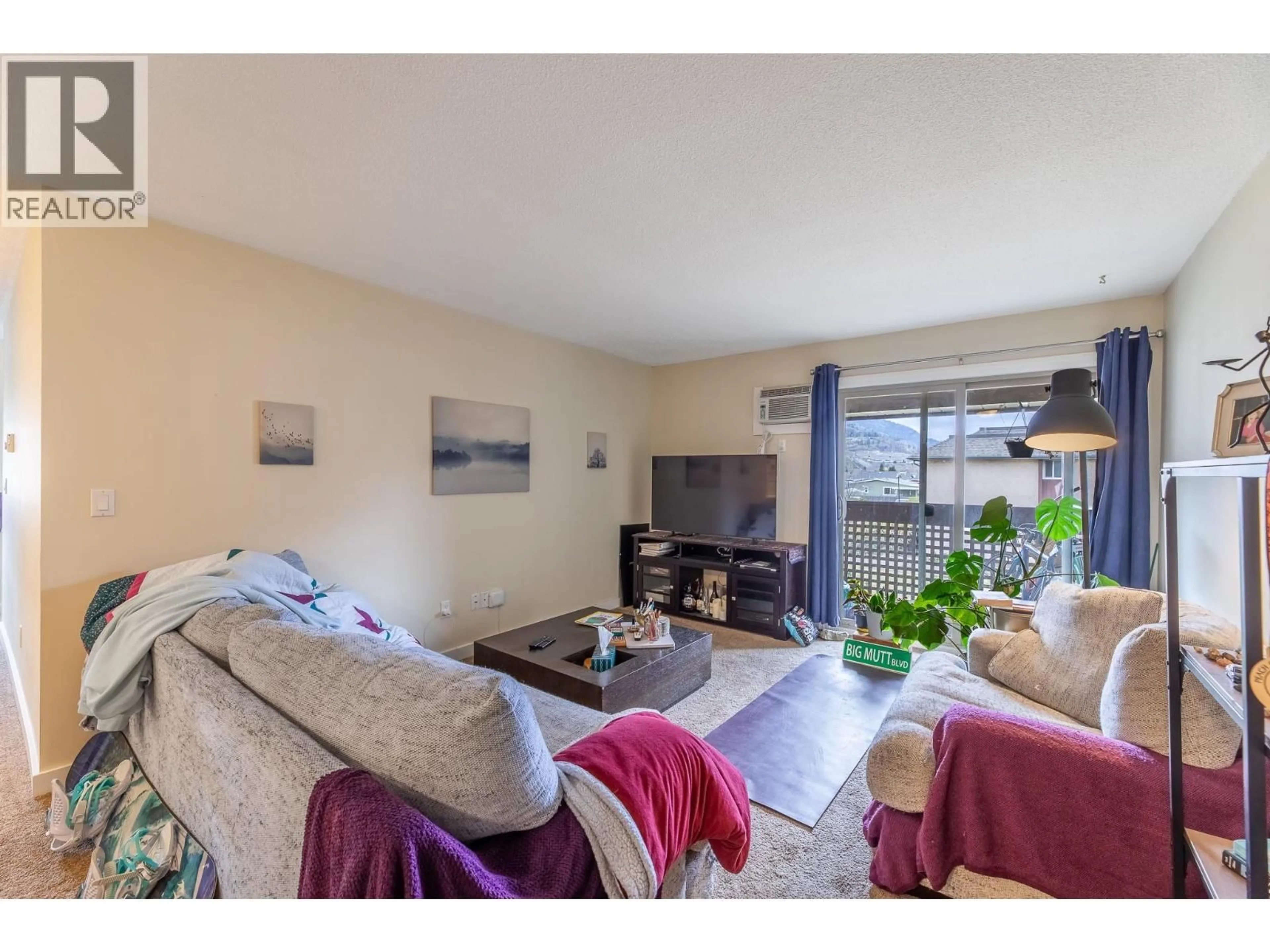 Living room with furniture, unknown for 123 - 3140 WILSON STREET, Penticton British Columbia V2A8G5