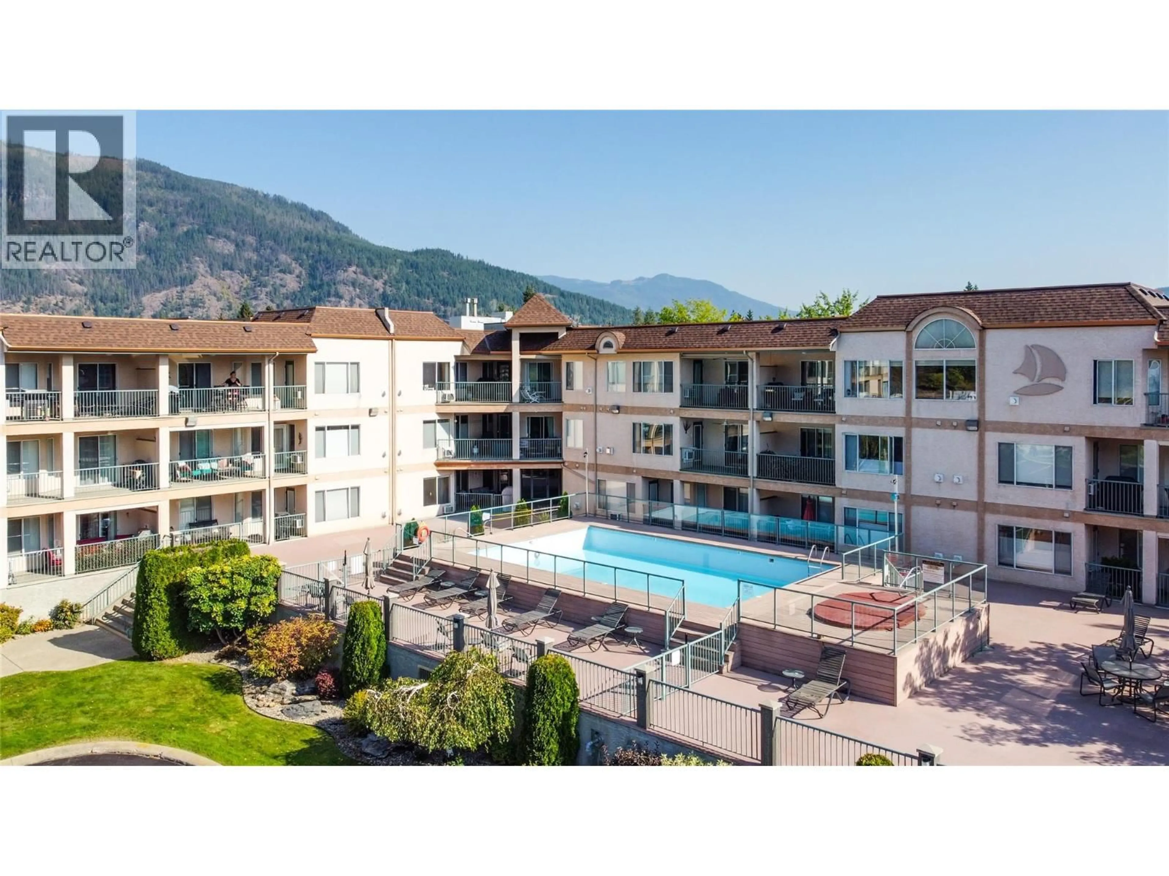 Pool for 111 - 1002 RIVERSIDE AVENUE, Sicamous British Columbia V0E2V1