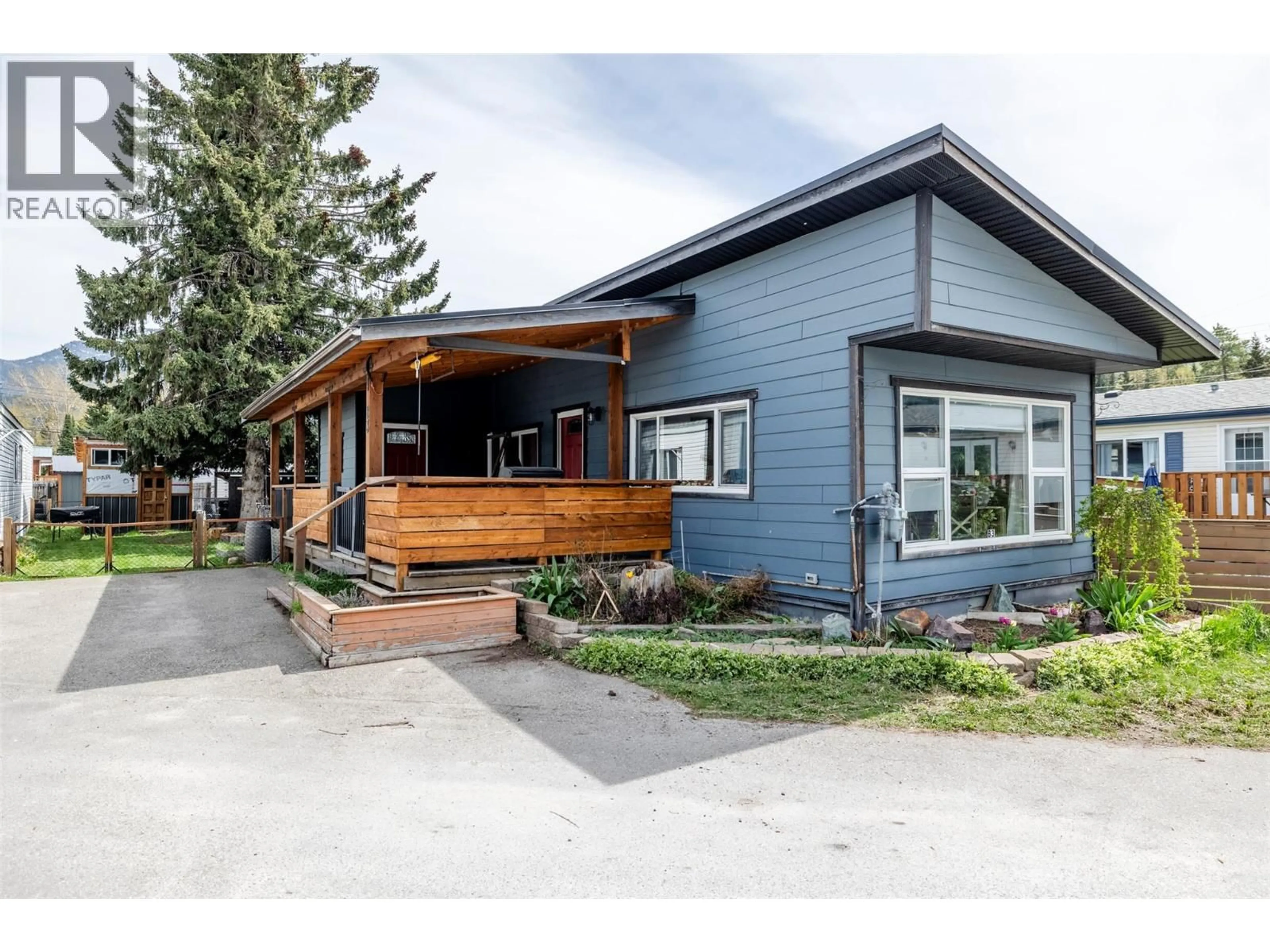 Home with vinyl exterior material, street for B3 - 60 COKATO ROAD, Fernie British Columbia V0B1M4
