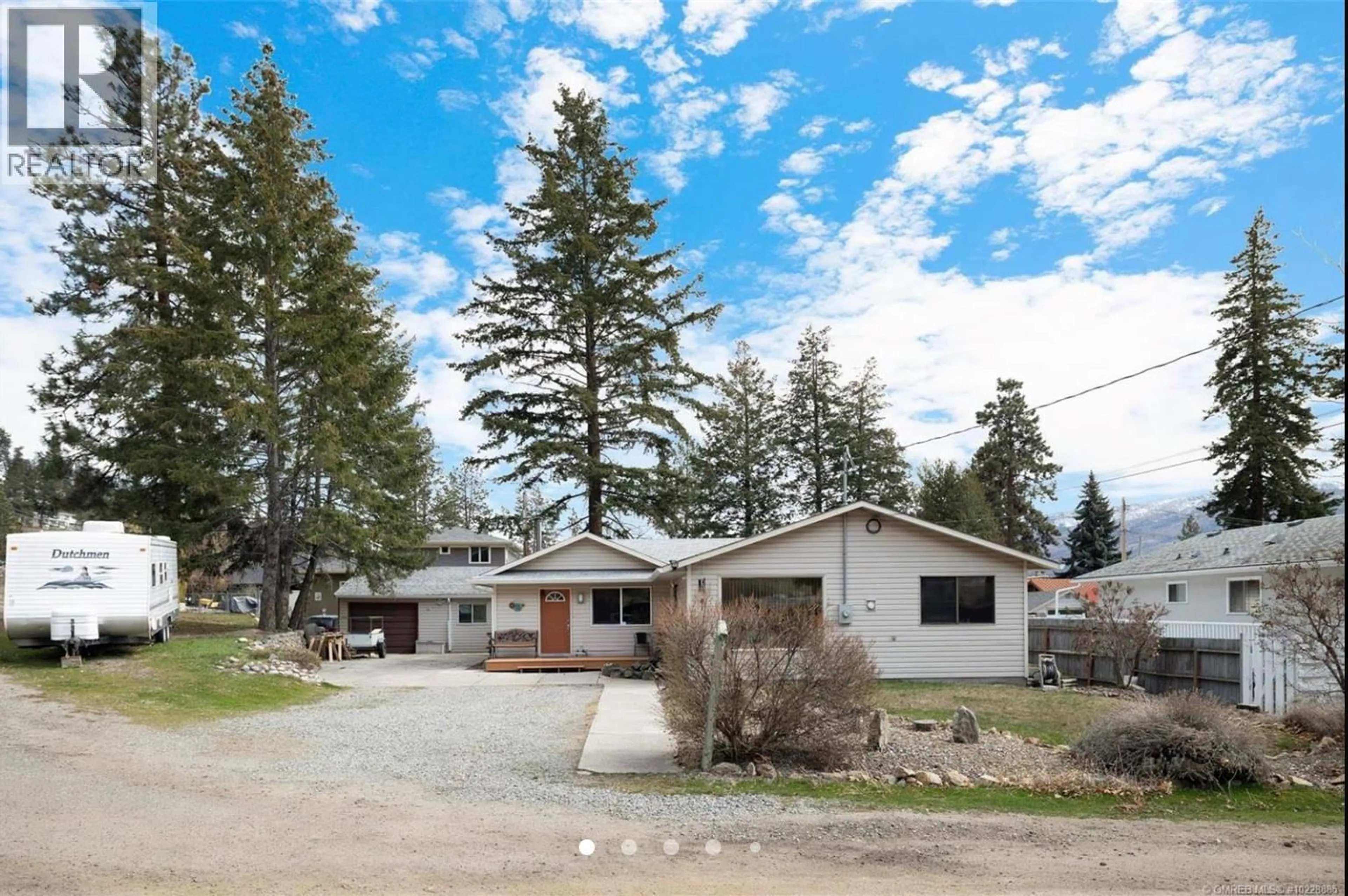 A pic from outside/outdoor area/front of a property/back of a property/a pic from drone, mountain view for 4311 11TH STREET, Peachland British Columbia V0H1X6