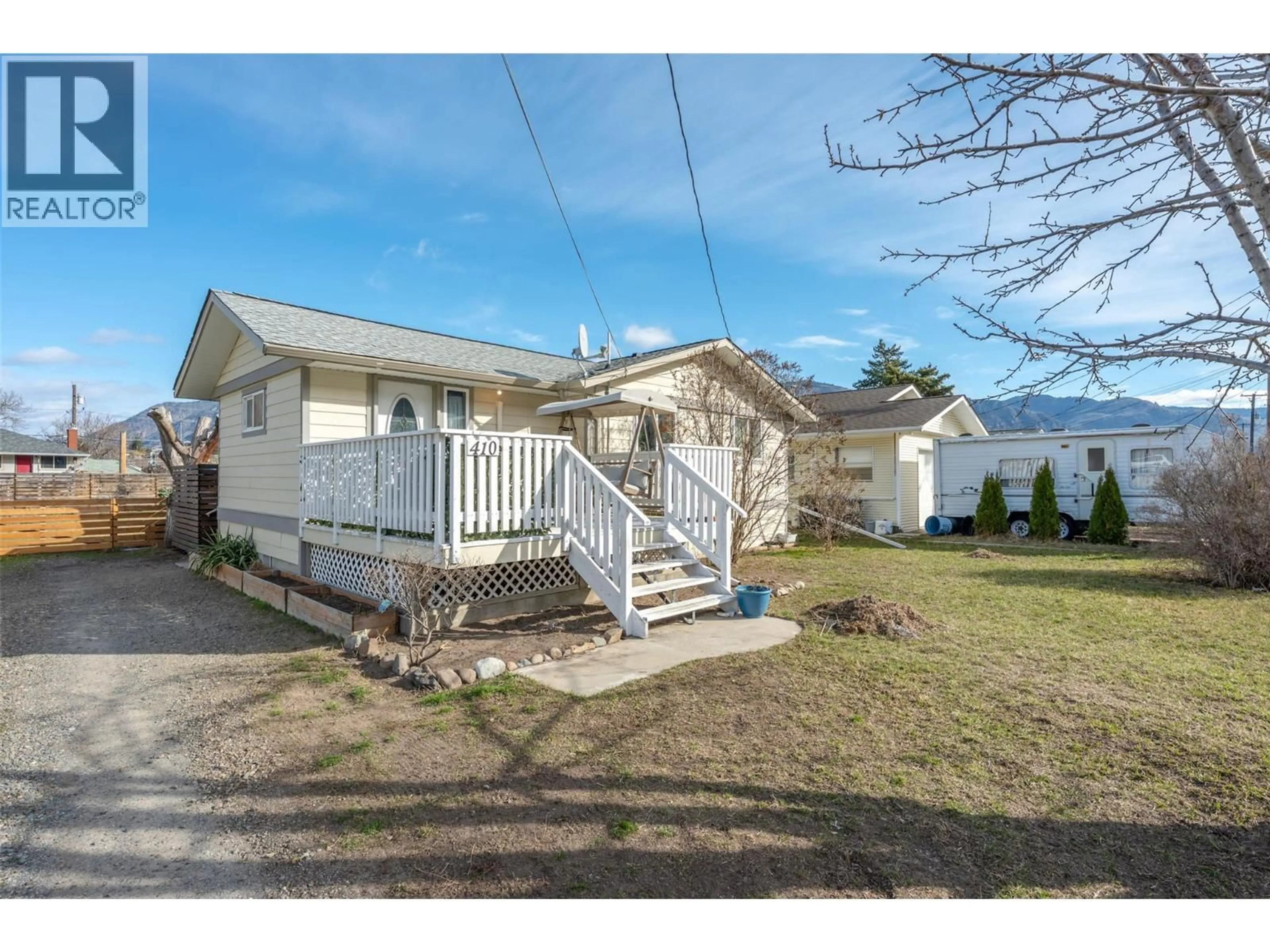 A pic from outside/outdoor area/front of a property/back of a property/a pic from drone, street for 410 10TH AVENUE, Keremeos British Columbia V0X1N3