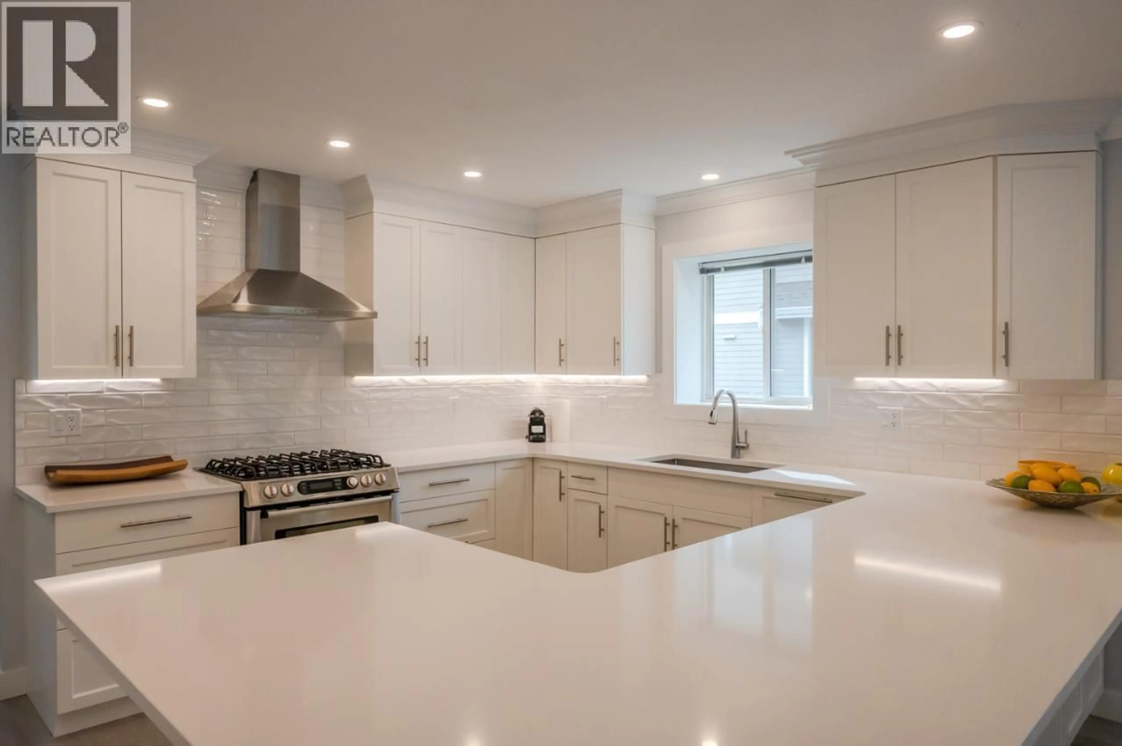 Contemporary kitchen, ceramic/tile floor for 516 HODY DRIVE, Okanagan Falls British Columbia V0H1R7