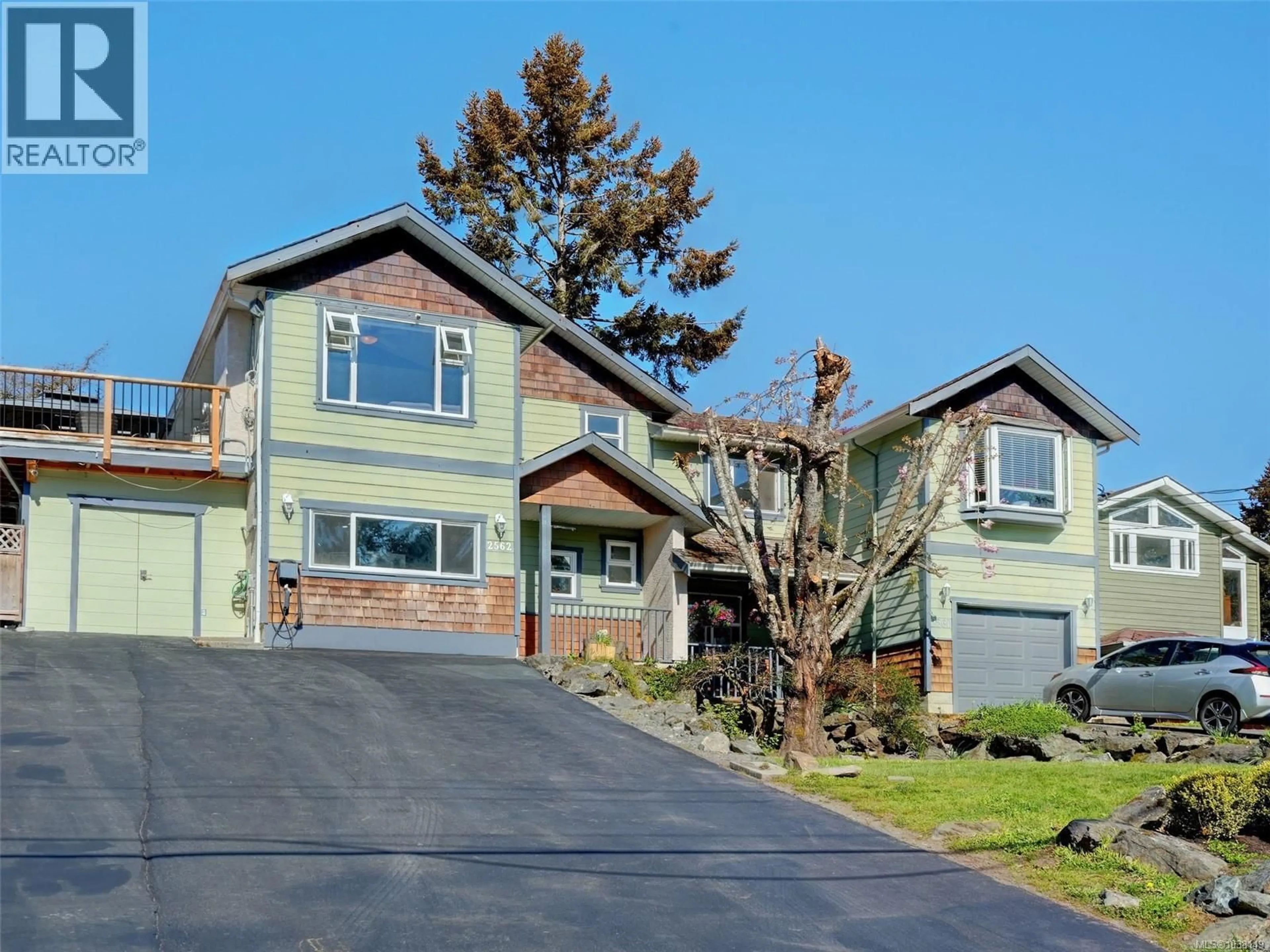 Home with vinyl exterior material, street for 2562 WENTWICH ROAD, Langford British Columbia V9B3N4