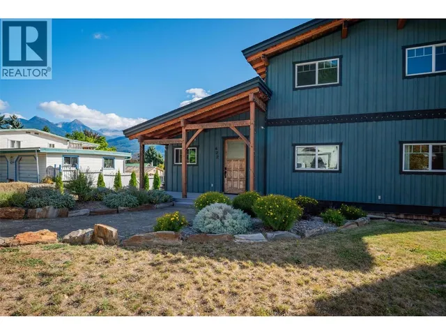 422 VIEW STREET, Kaslo 2