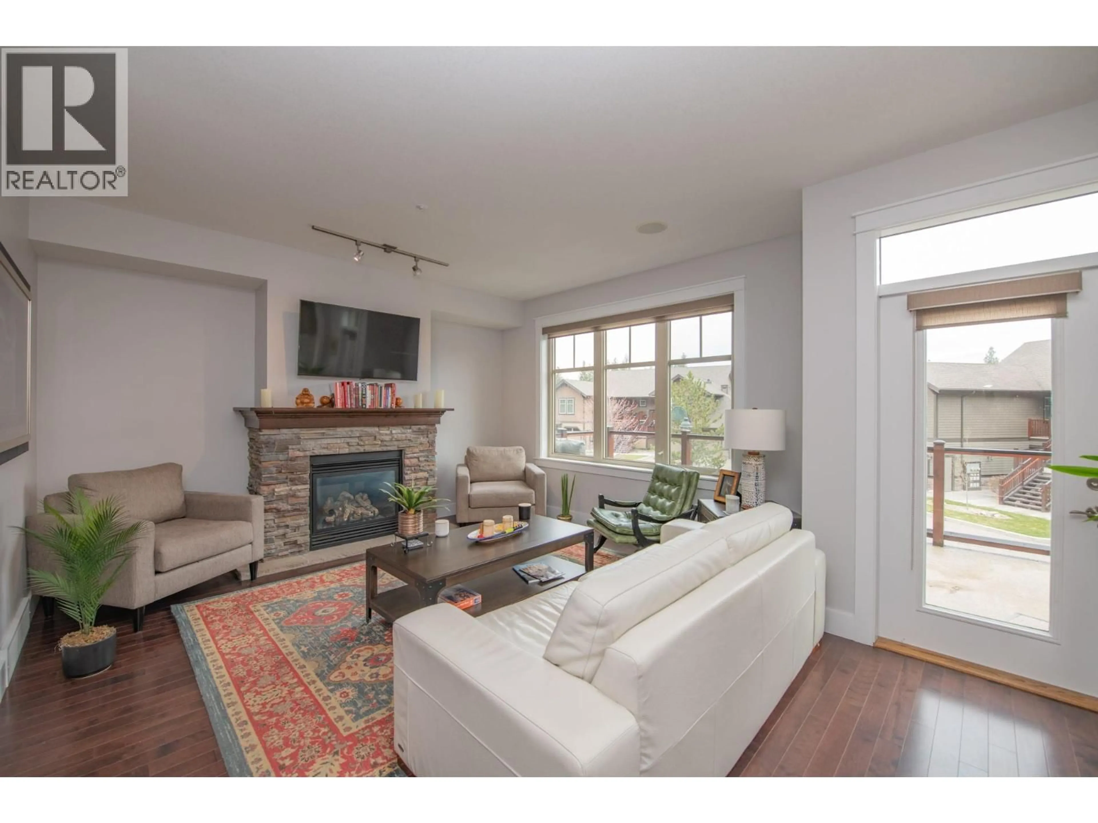 Living room with furniture, unknown for 30 - 333 LONGSPOON DRIVE, Vernon British Columbia V1H2L1