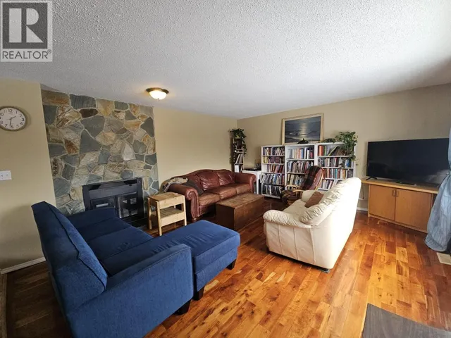 6128 KURJATA ROAD, Chetwynd 5