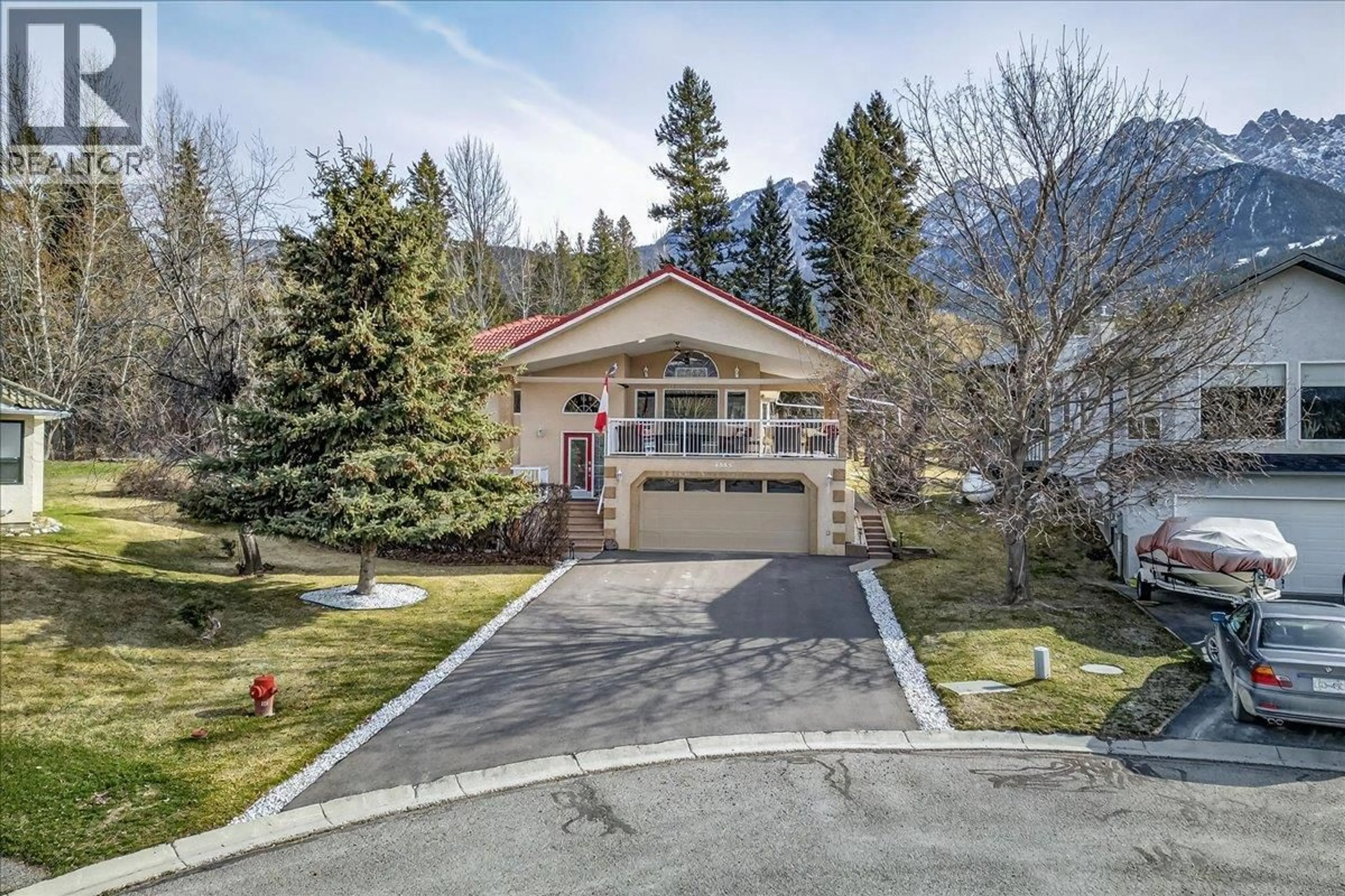A pic from outside/outdoor area/front of a property/back of a property/a pic from drone, street for 4885 CARNOUSTIE PLACE, Fairmont Hot Springs British Columbia V0B1L1