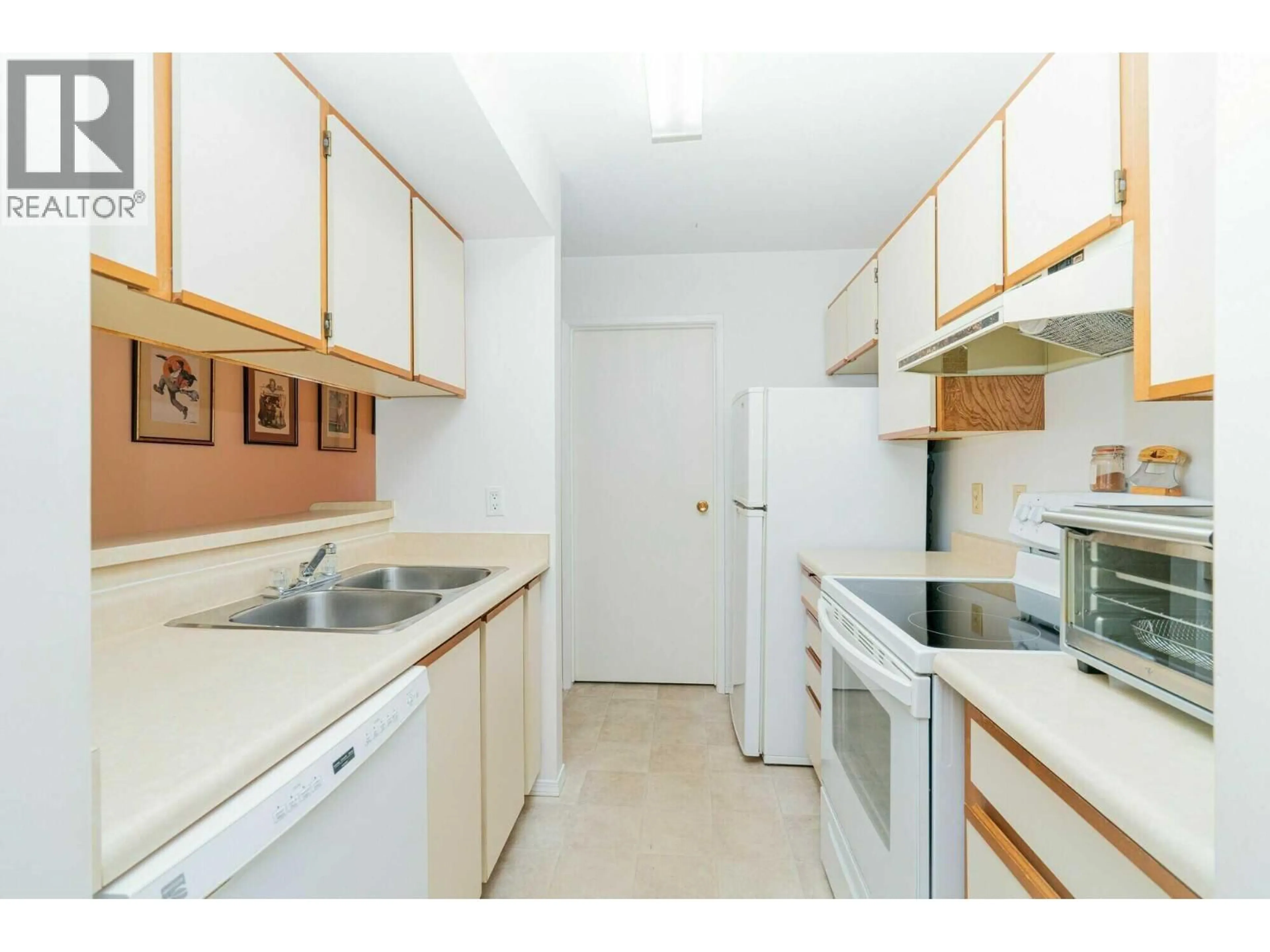 Standard kitchen, unknown for 17 - 340 MCKINNEY ROAD, Oliver British Columbia V0H1T3