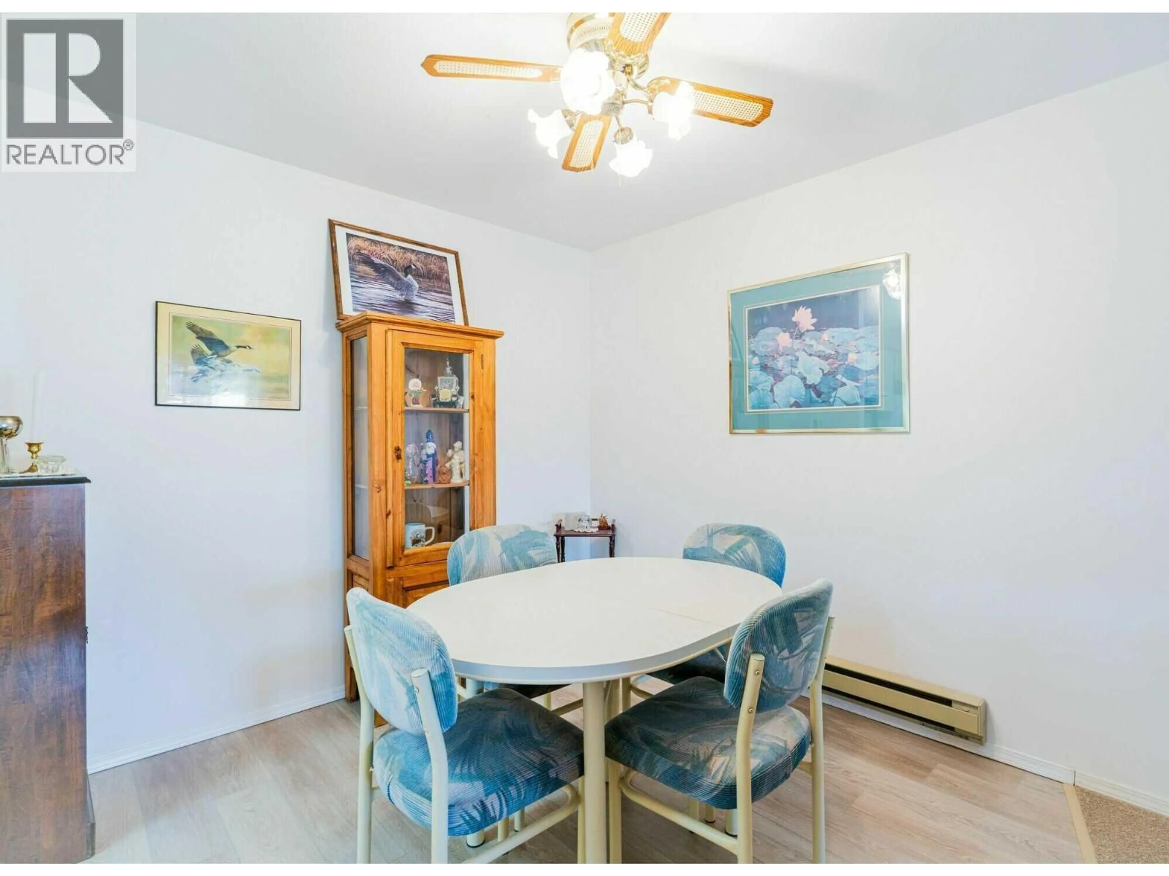 Dining room, wood/laminate floor for 17 - 340 MCKINNEY ROAD, Oliver British Columbia V0H1T3