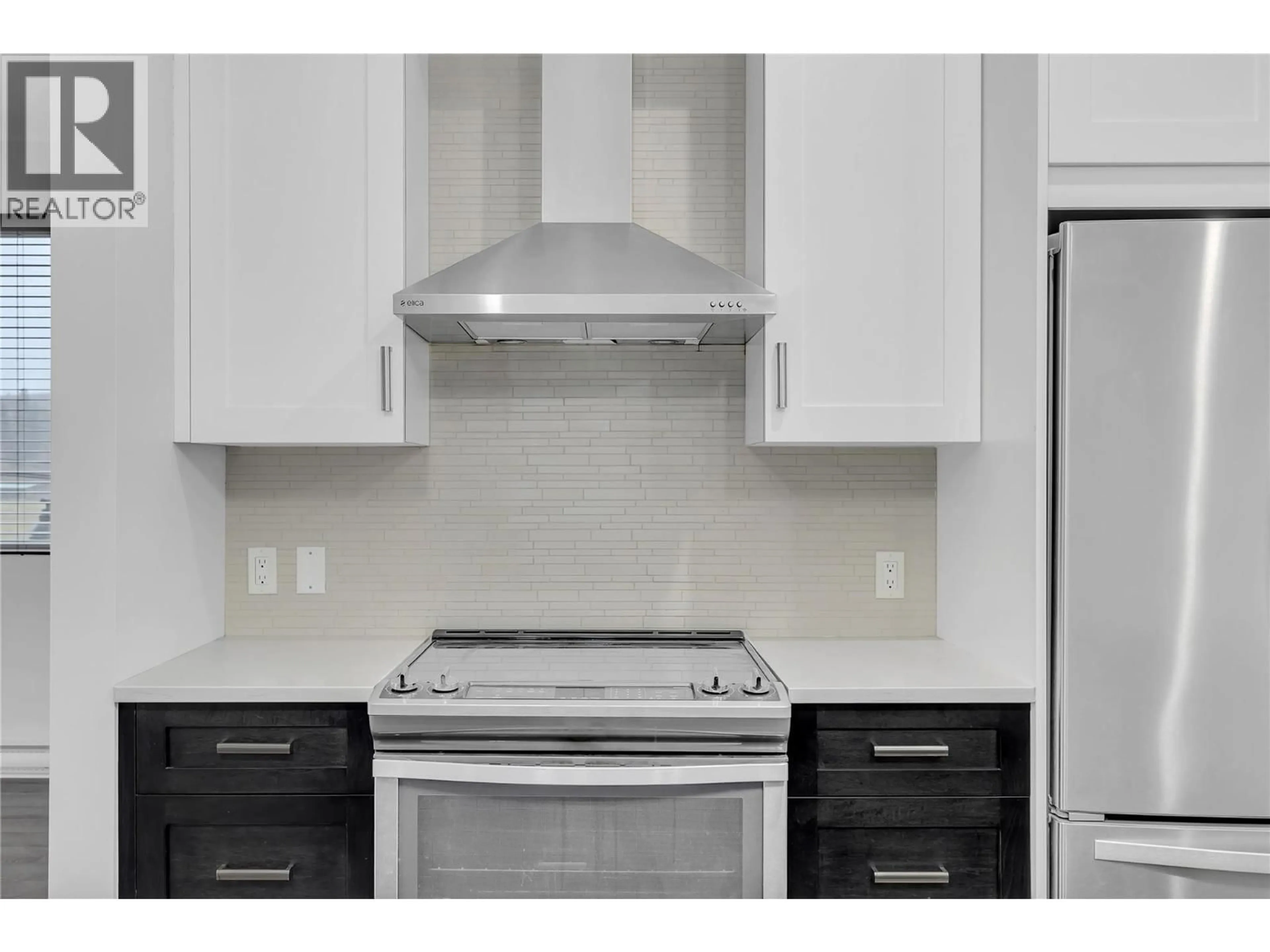 Standard kitchen, ceramic/tile floor for 1202 - 4215 GELLATLY ROAD SOUTH, West Kelowna British Columbia V4T2K3