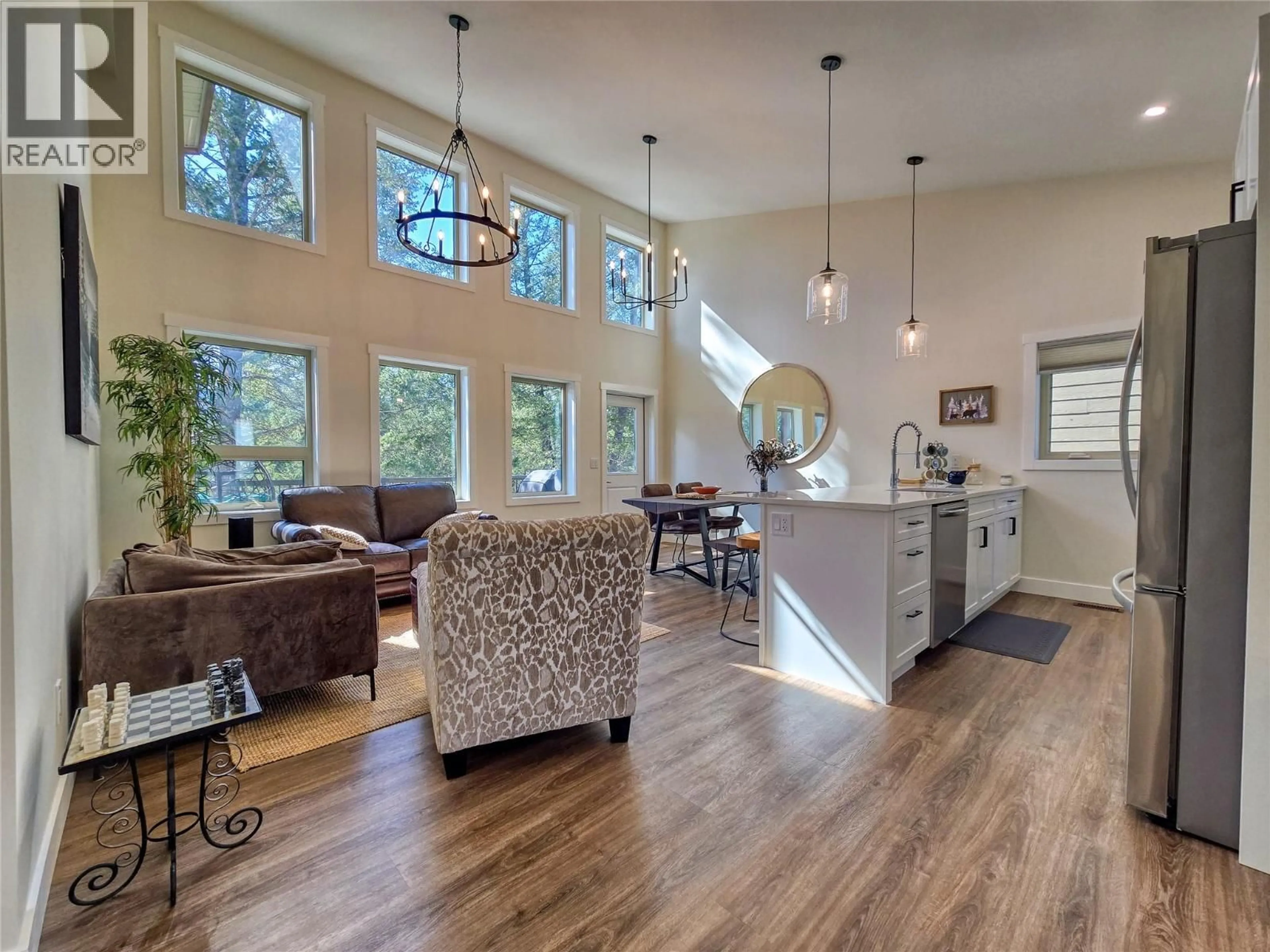 Open concept kitchen, unknown for 32 - 4926 TIMBER RIDGE ROAD, Windermere British Columbia V0A1K3