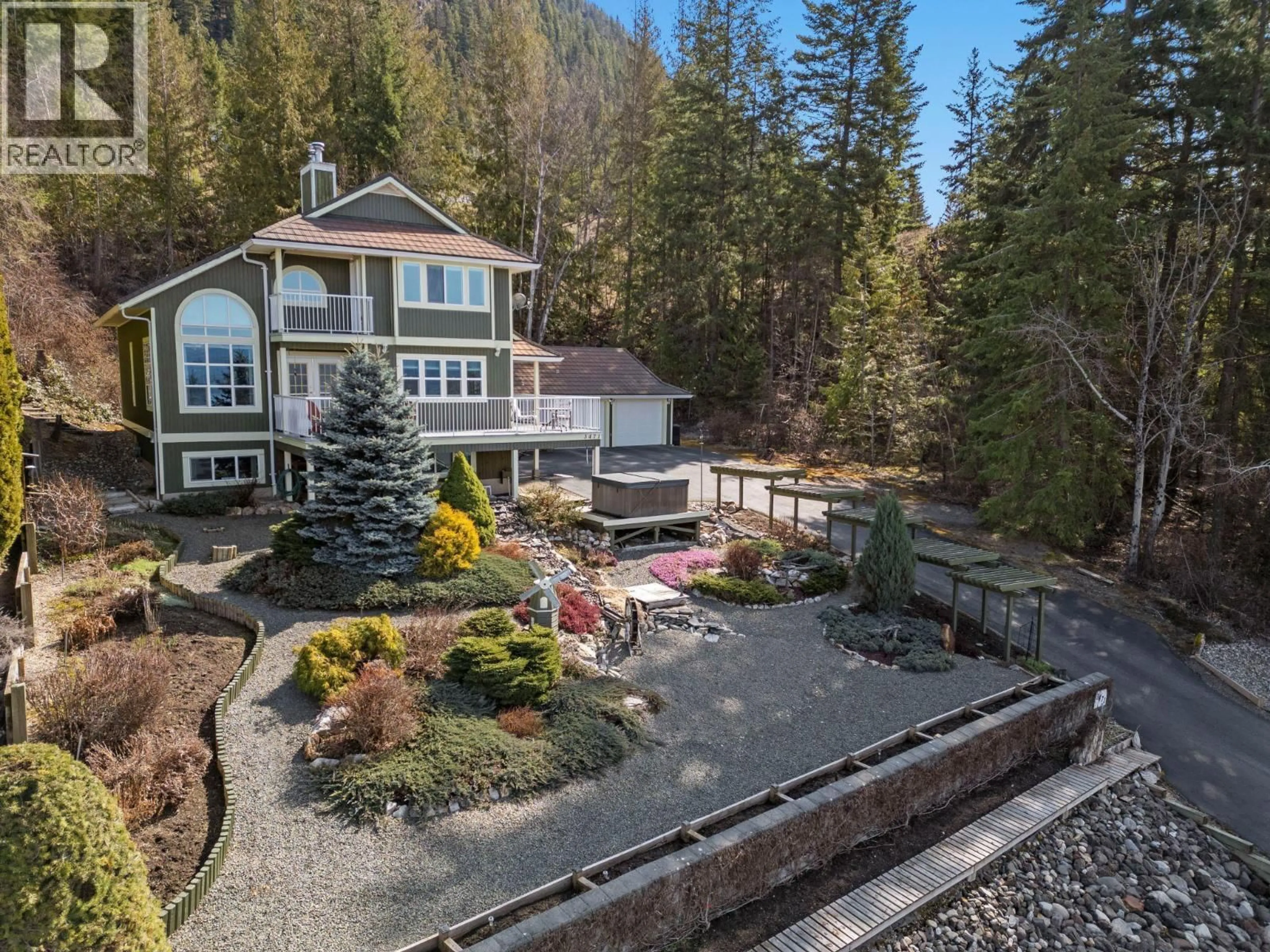 A pic from outside/outdoor area/front of a property/back of a property/a pic from drone, unknown for 3471 MCBRIDE ROAD, Blind Bay British Columbia V0E1H1