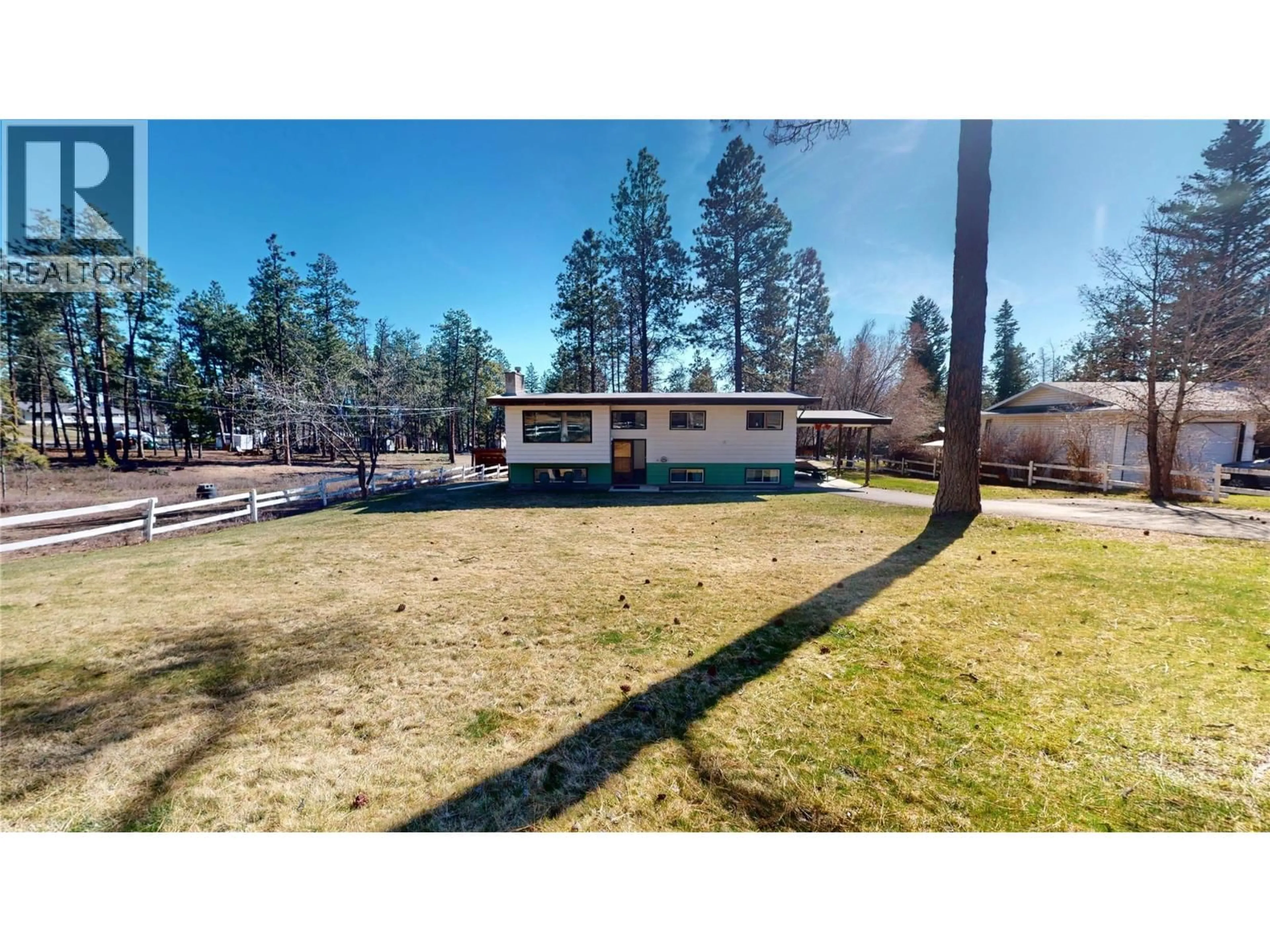 A pic from outside/outdoor area/front of a property/back of a property/a pic from drone, unknown for 276 CROSS ROAD NORTH, Cranbrook British Columbia V1C6W6