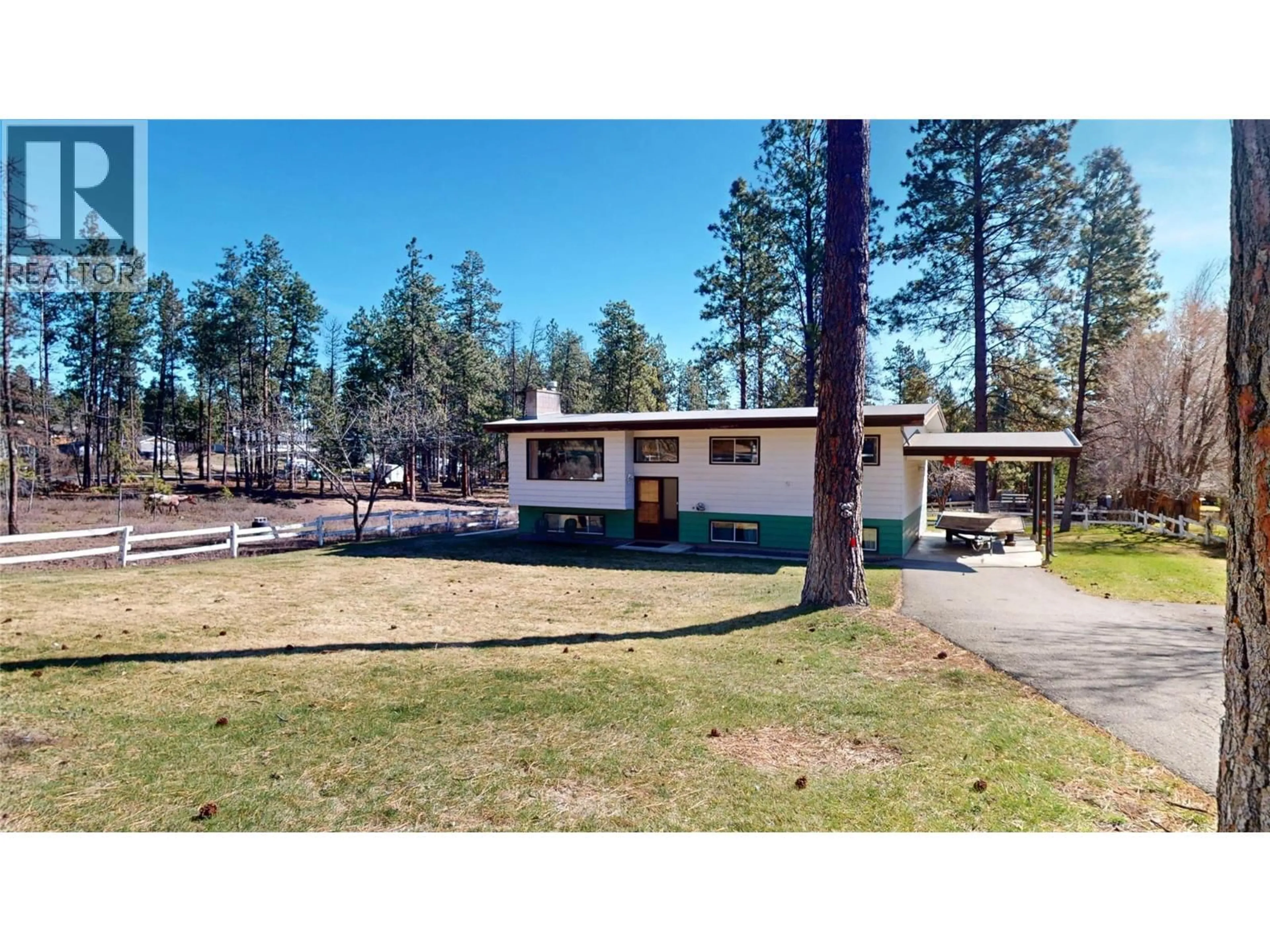 A pic from outside/outdoor area/front of a property/back of a property/a pic from drone, unknown for 276 CROSS ROAD NORTH, Cranbrook British Columbia V1C6W6