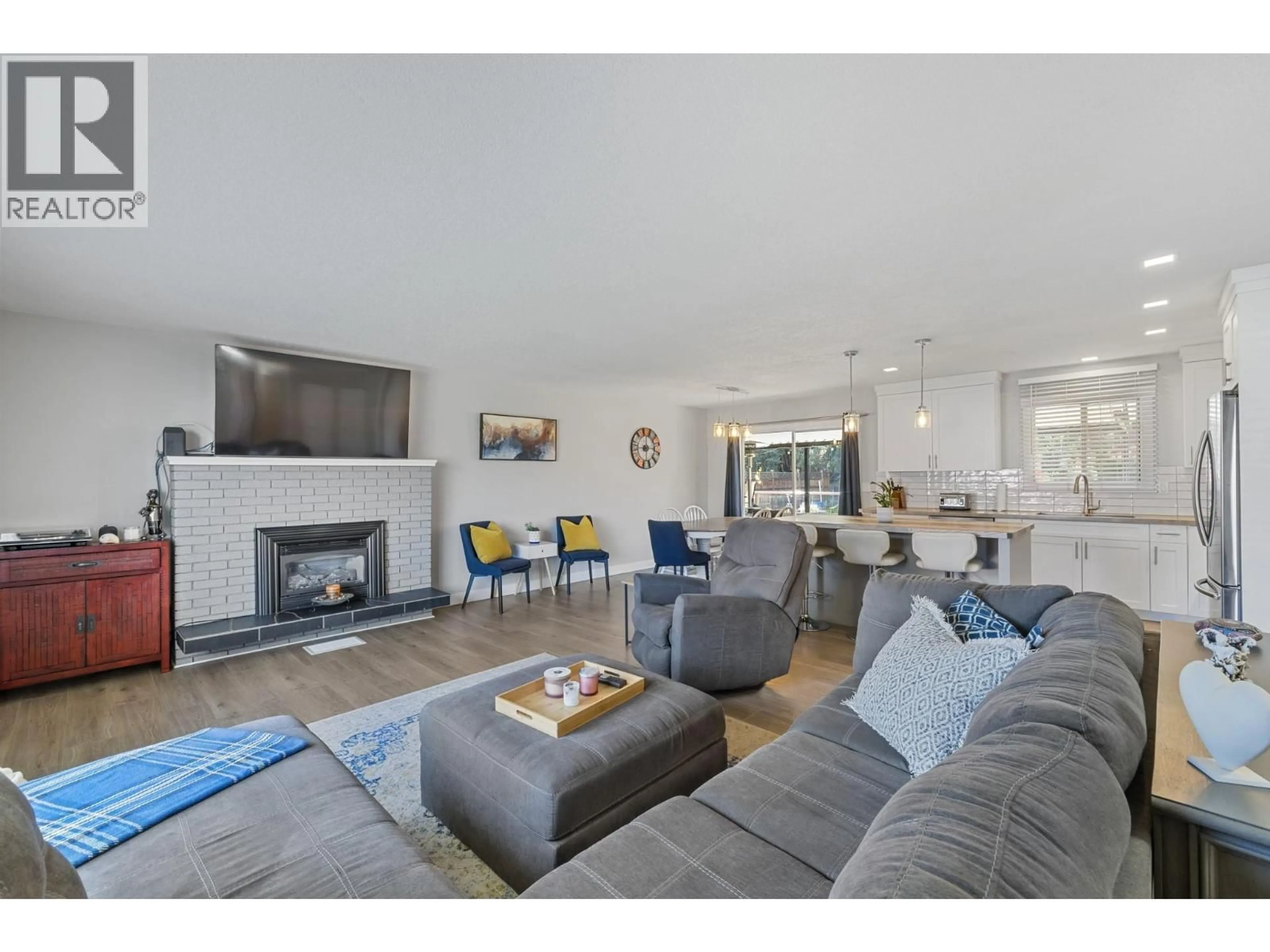 Living room with furniture, unknown for 2485 PACKERS ROAD, Kelowna British Columbia V2W2W5