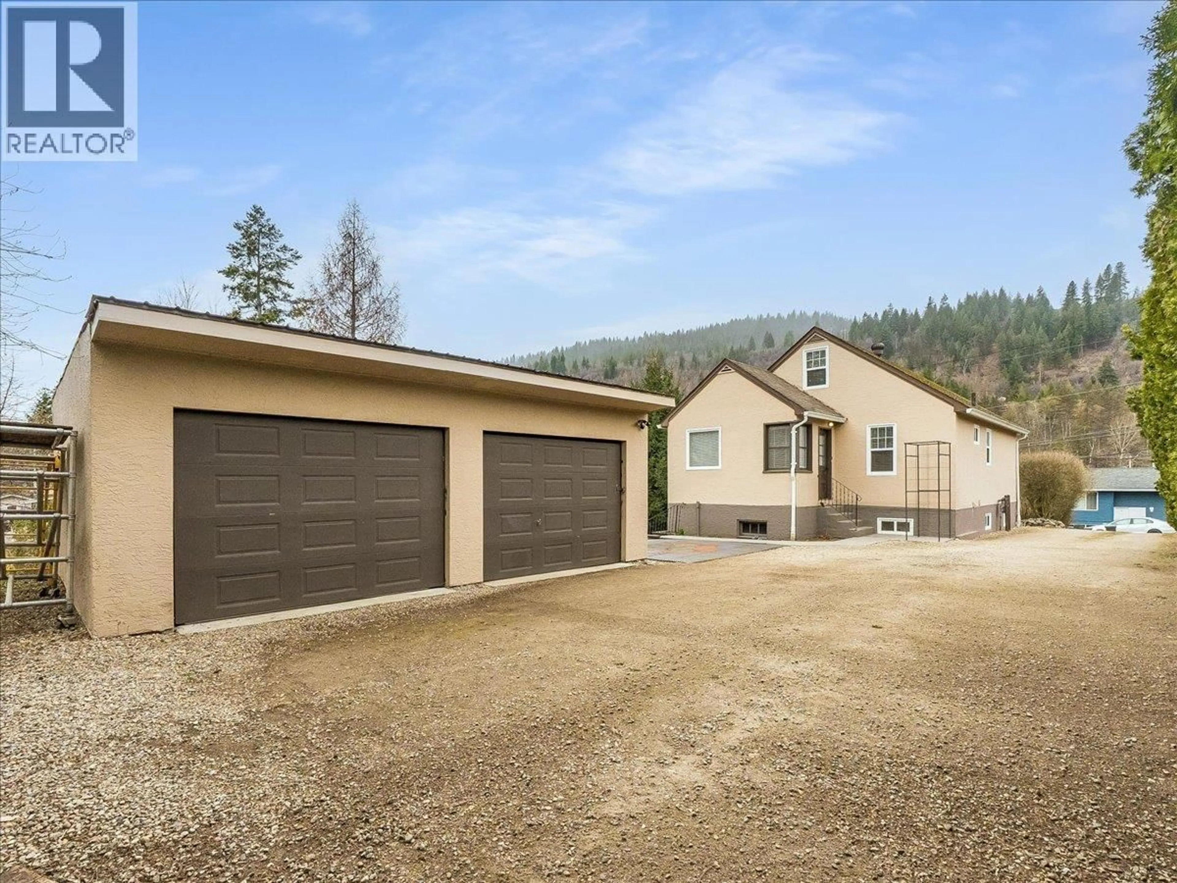 Indoor garage for 1115 7TH AVENUE, Castlegar British Columbia V1N1S5