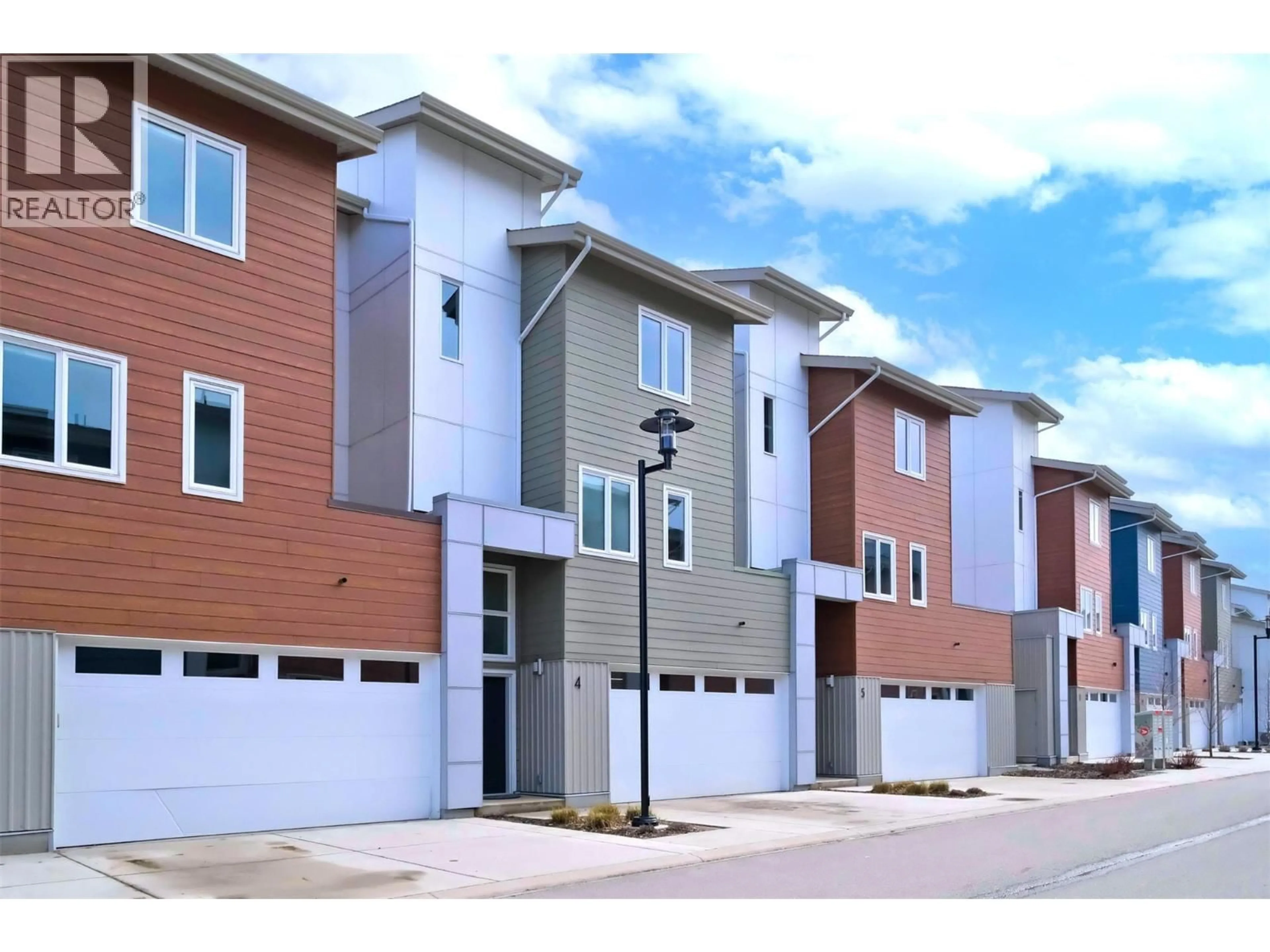 Home with vinyl exterior material, street for 4 - 3719 WOODSDALE ROAD, Lake Country British Columbia V4V1X2