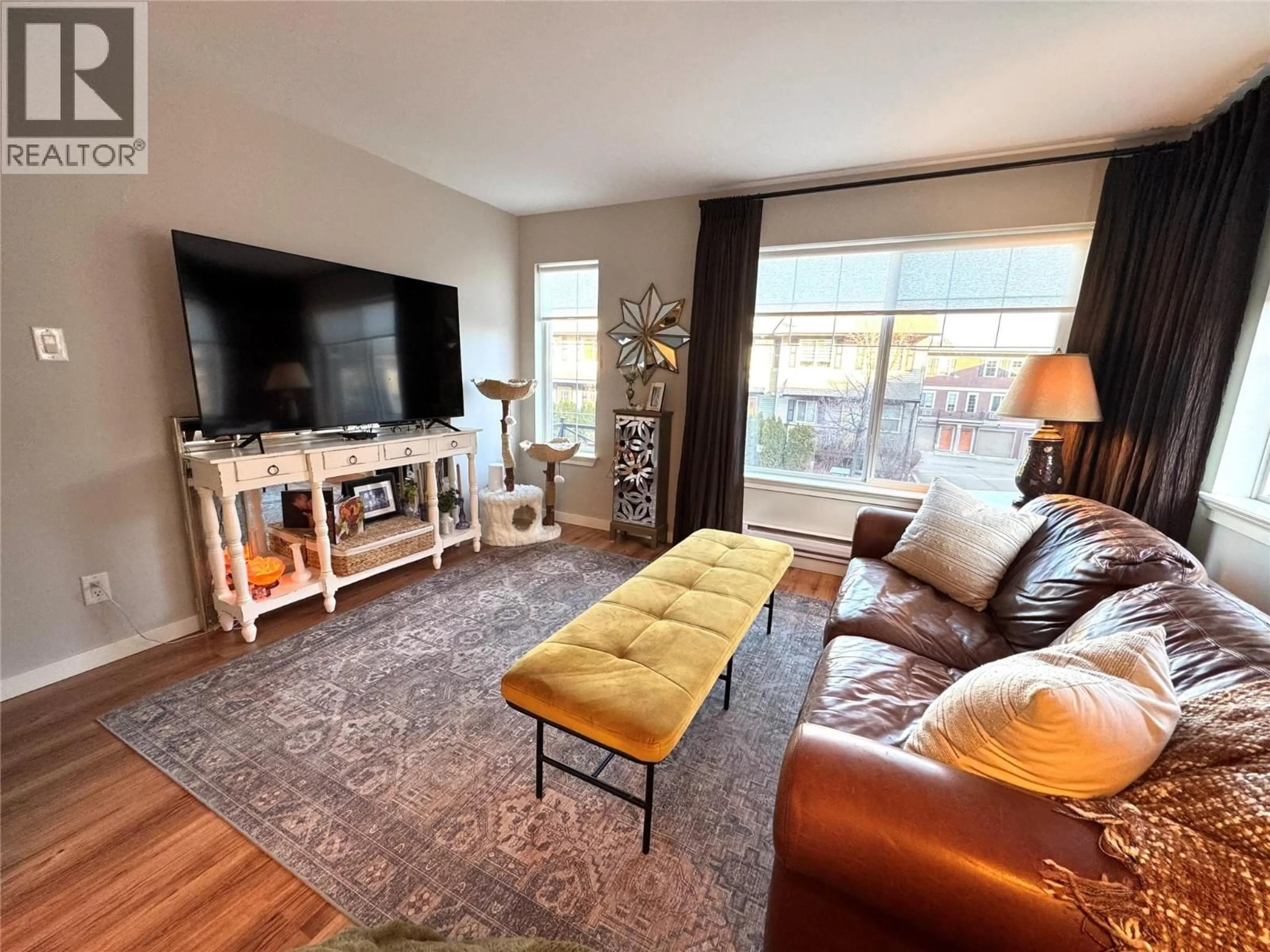 Living room with furniture, unknown for 20 - 1970 BRAEVIEW PLACE, Kamloops British Columbia V2S1R8