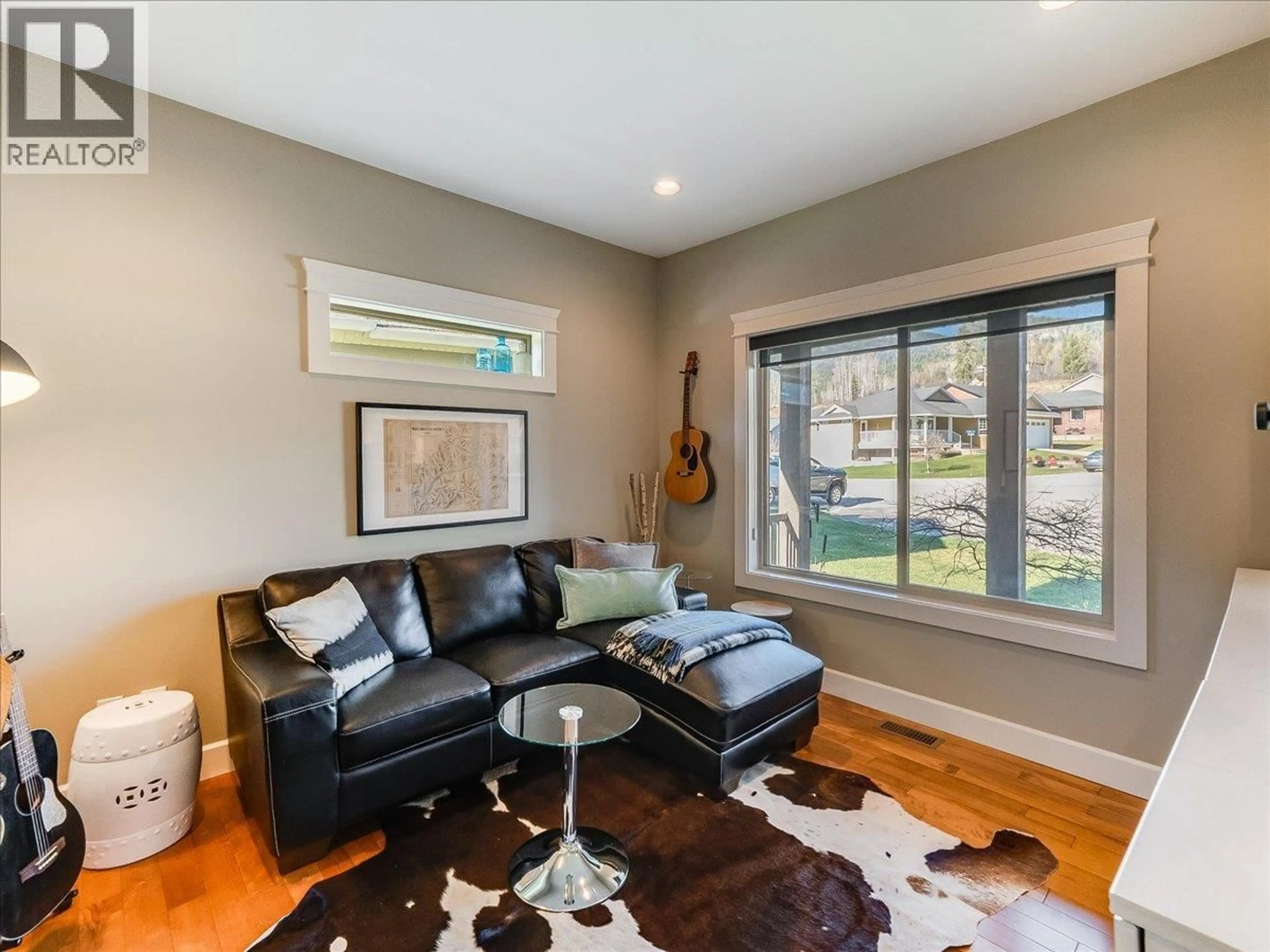 Living room with furniture, unknown for 3733 WILLISTON ROAD, Castlegar British Columbia V1N4Y4