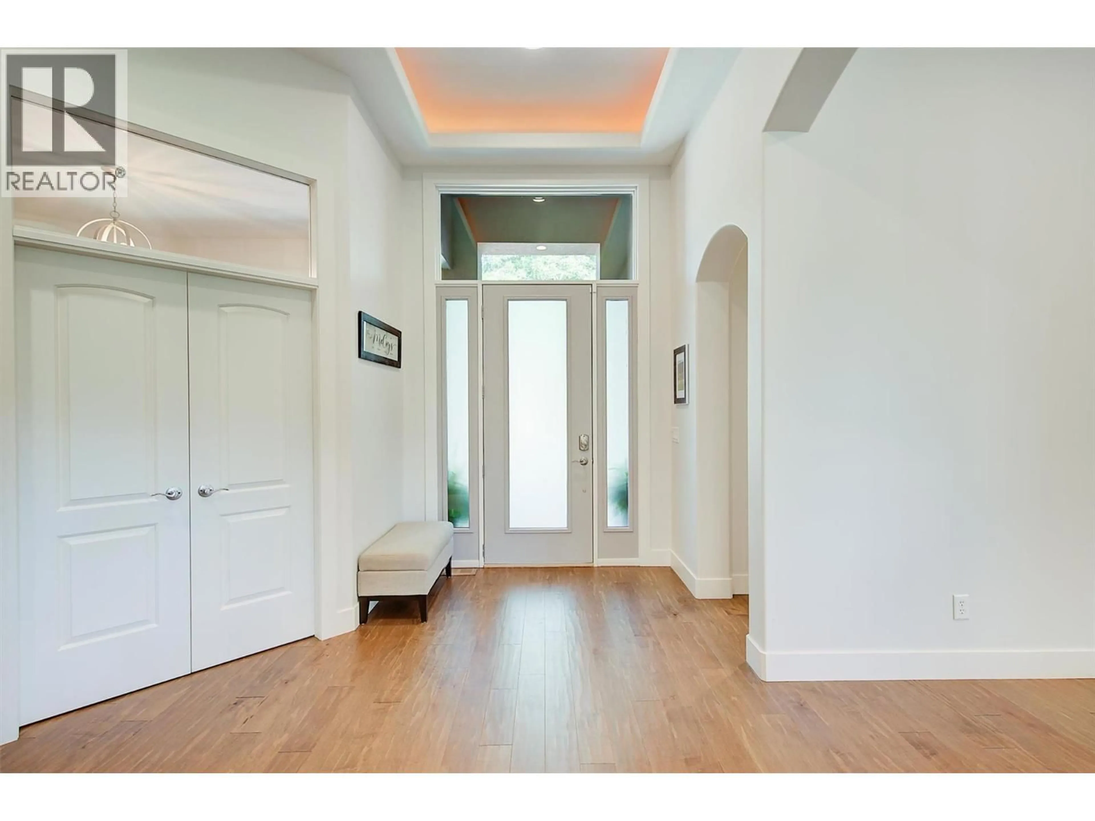 Indoor entryway for 4048 GALLAGHERS TERRACE, Kelowna British Columbia V1W3Z8