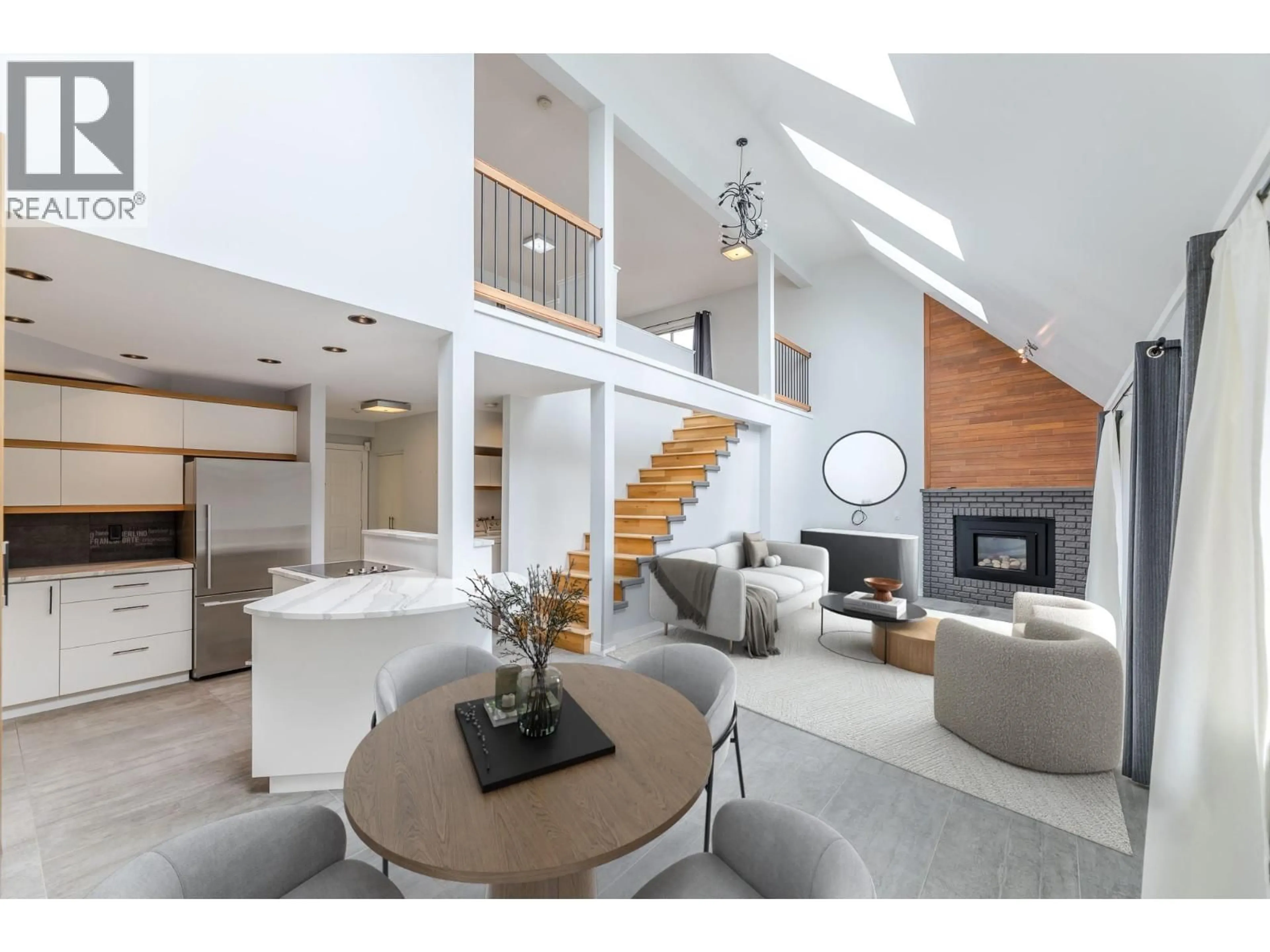 Living room with furniture, unknown for 201 - 335 CHURCHILL AVENUE, Penticton British Columbia V2A1C9