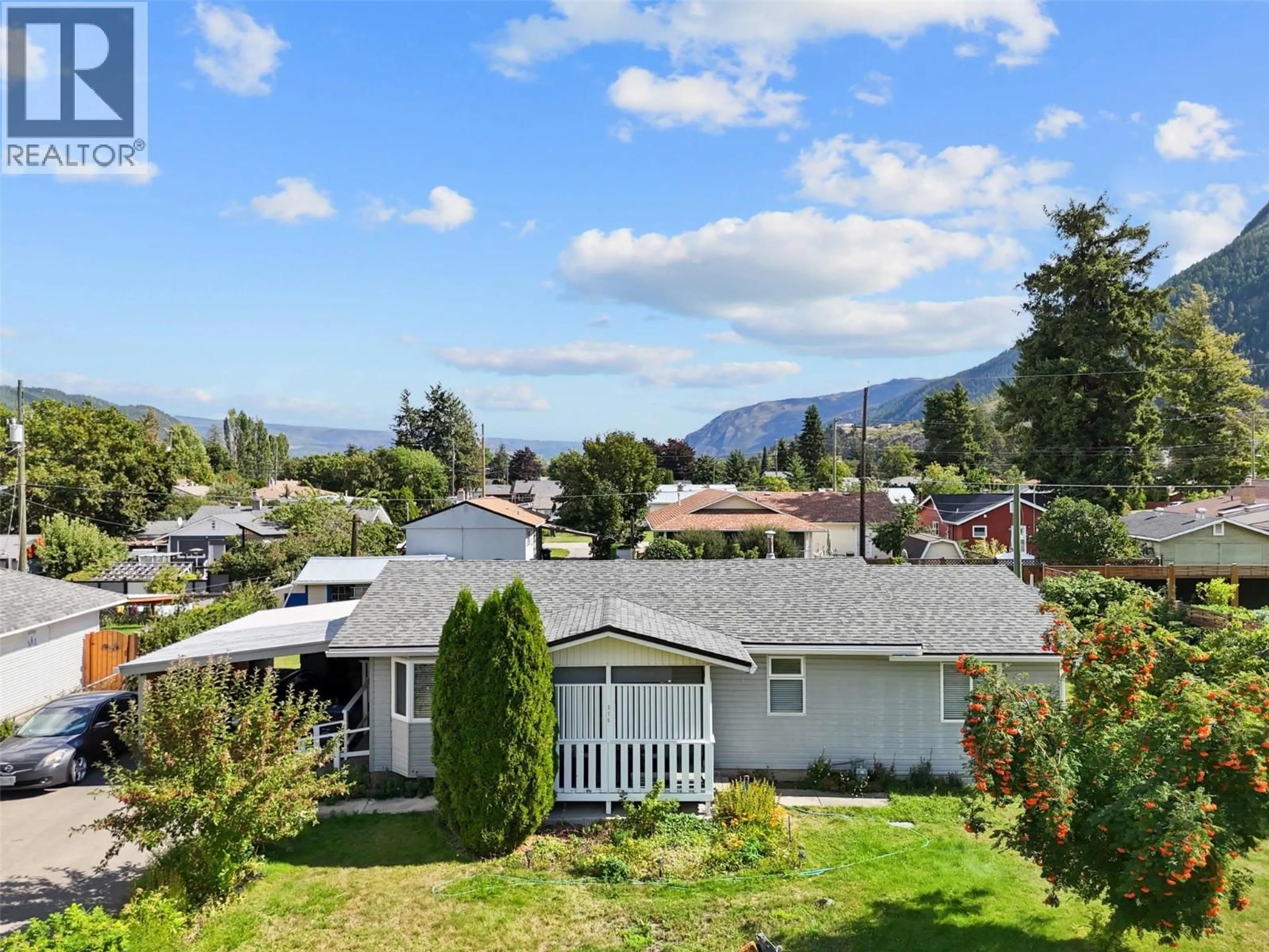 A pic from outside/outdoor area/front of a property/back of a property/a pic from drone, mountain view for 315 PINE STREET, Chase British Columbia V0E1M0